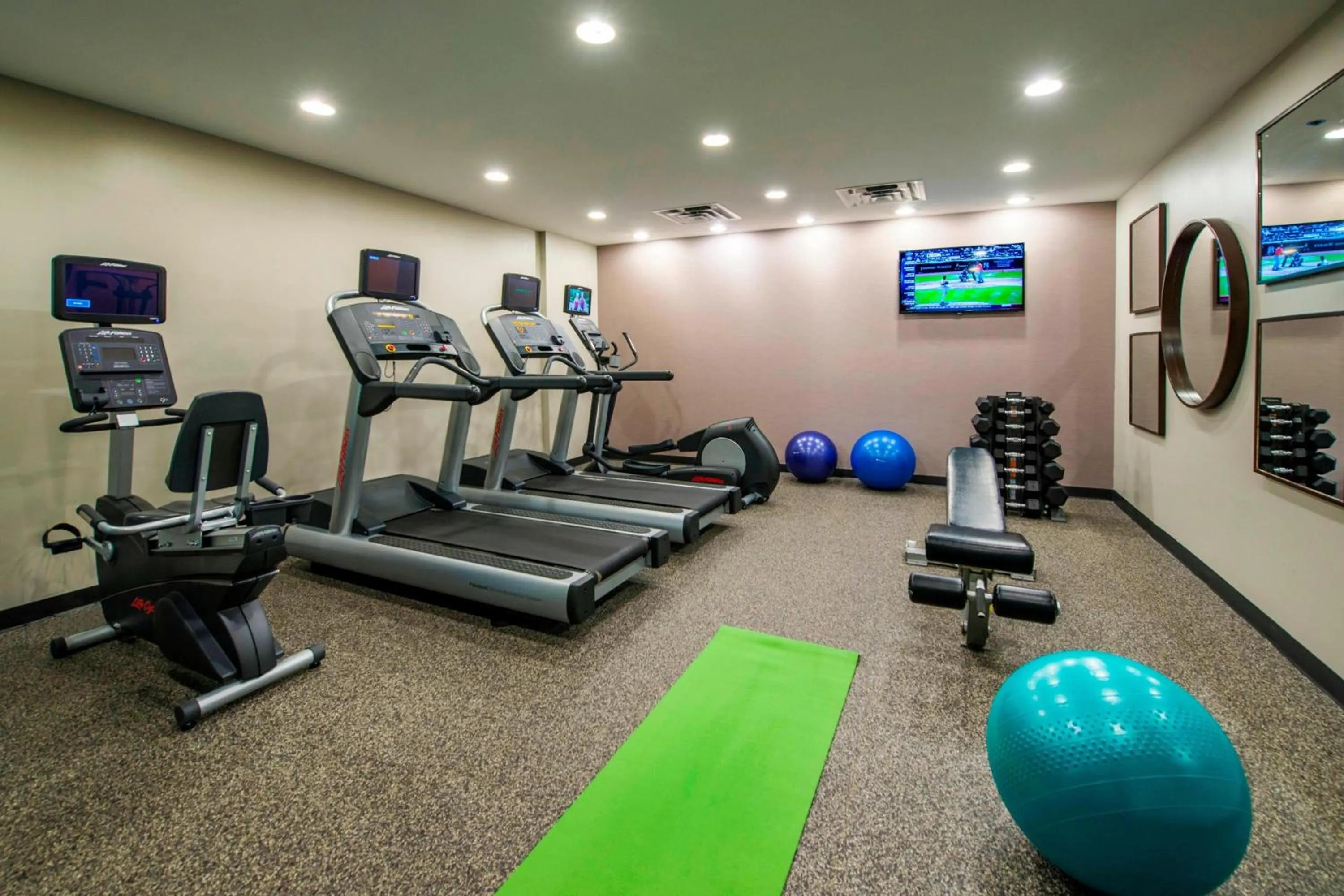 Fitness centre/facilities in Residence Inn Worcester