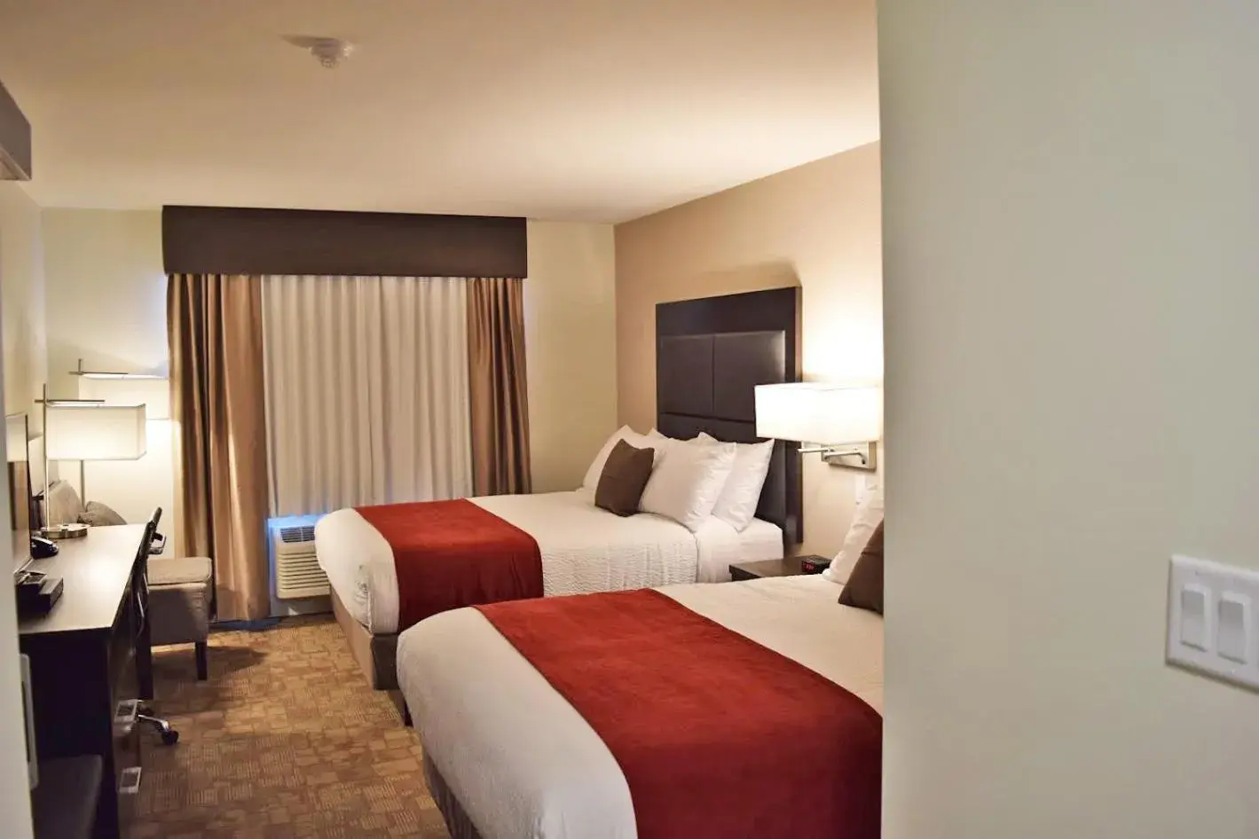 Queen Room with Two Queen Beds - Non-Smoking in Days Inn by Wyndham 100 Mile House Queen Room with Two Queen Beds - Non-Smoking in Days Inn by Wyndham 100 Mile House