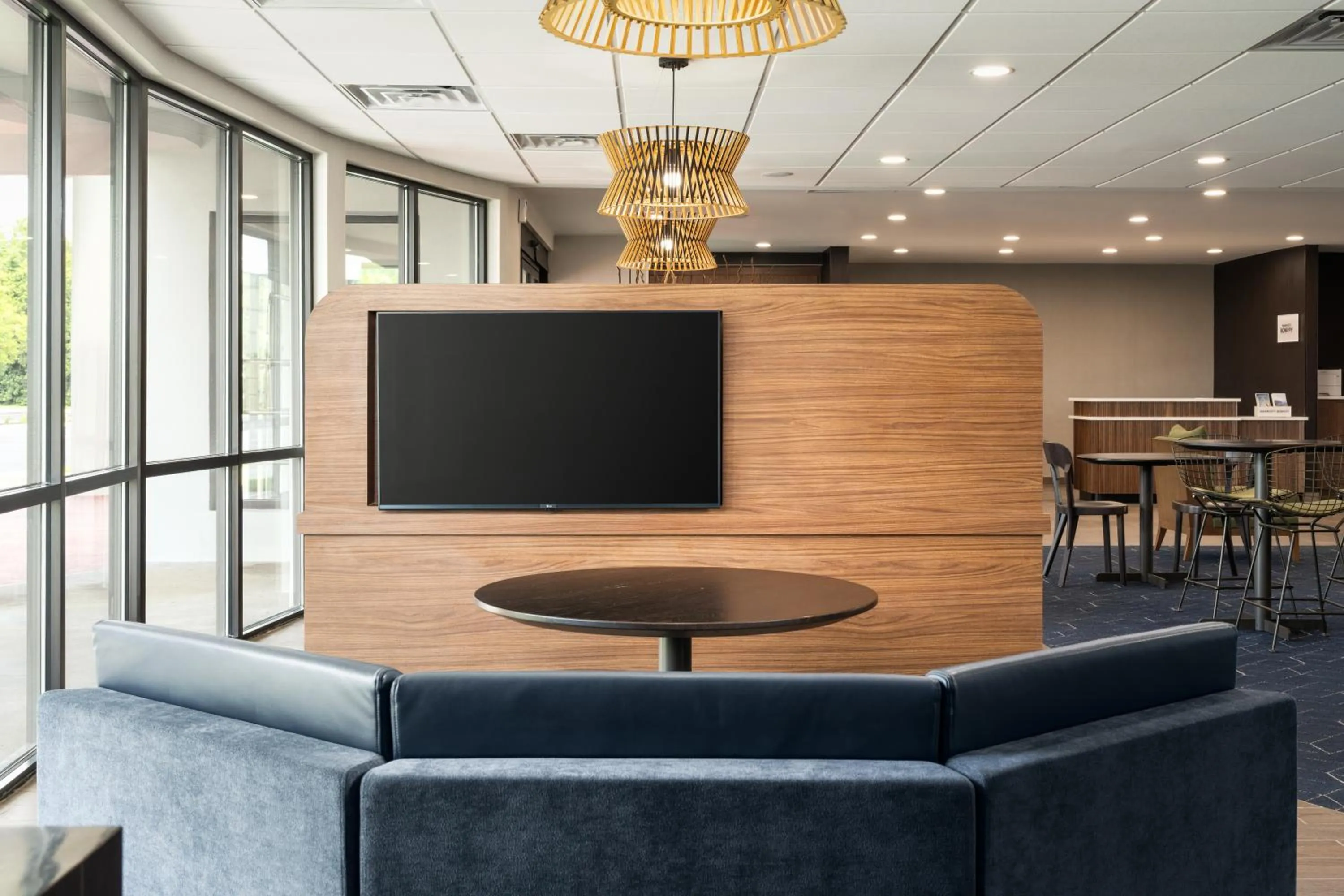 Restaurant/places to eat in Courtyard Brunswick