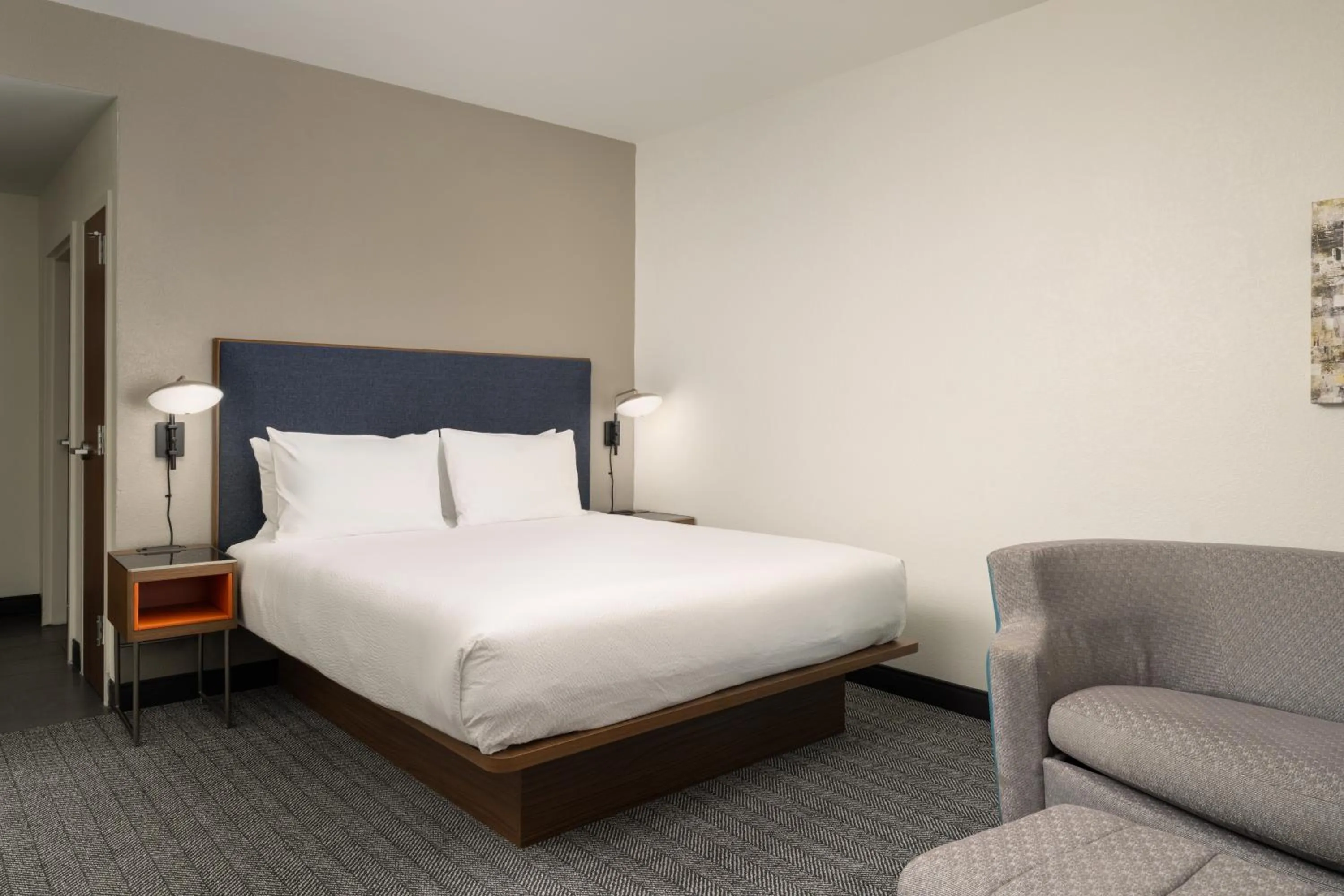 Bed in Courtyard Brunswick