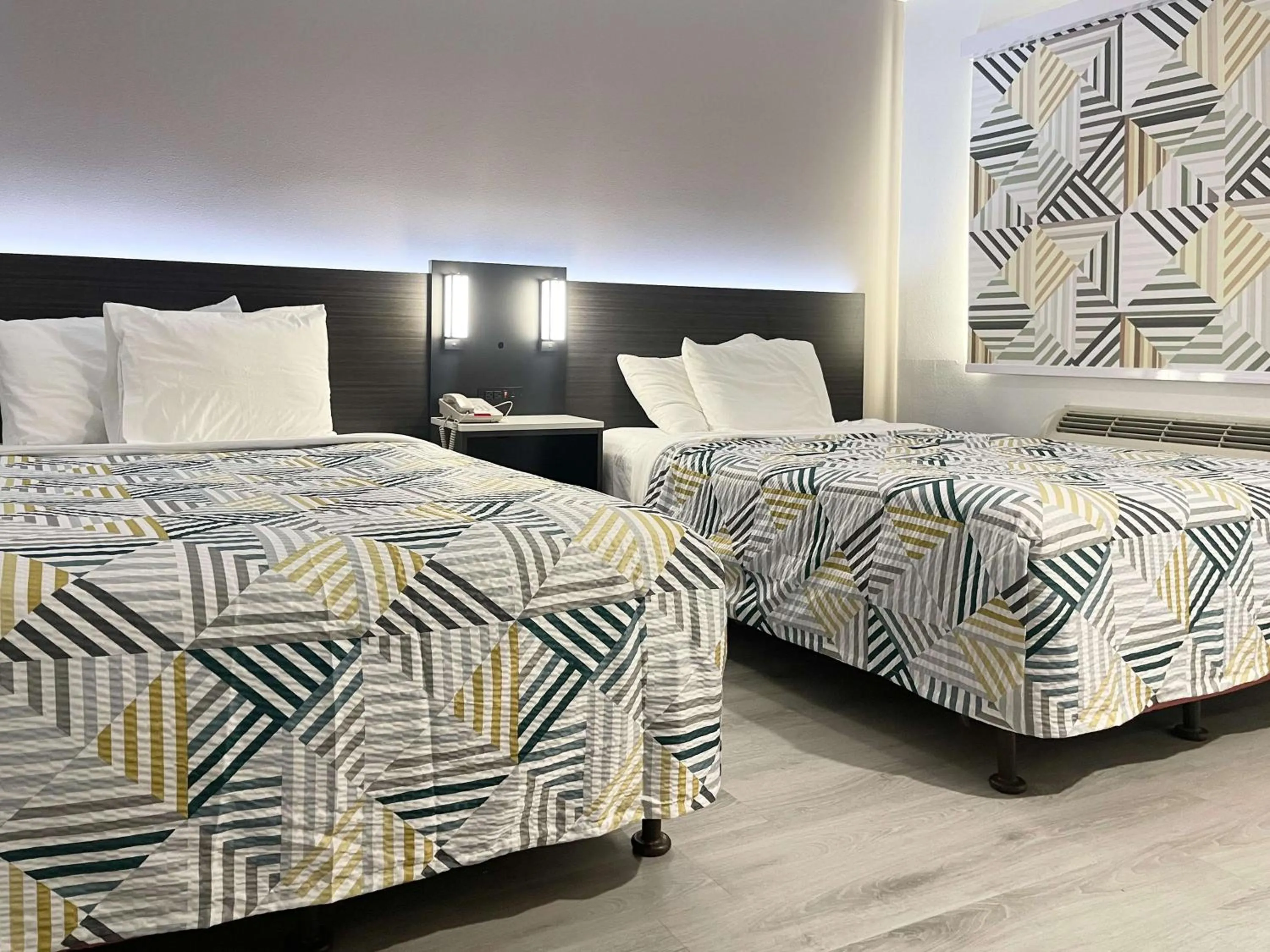 Bedroom, Bed in Motel 6-Morro Bay, CA