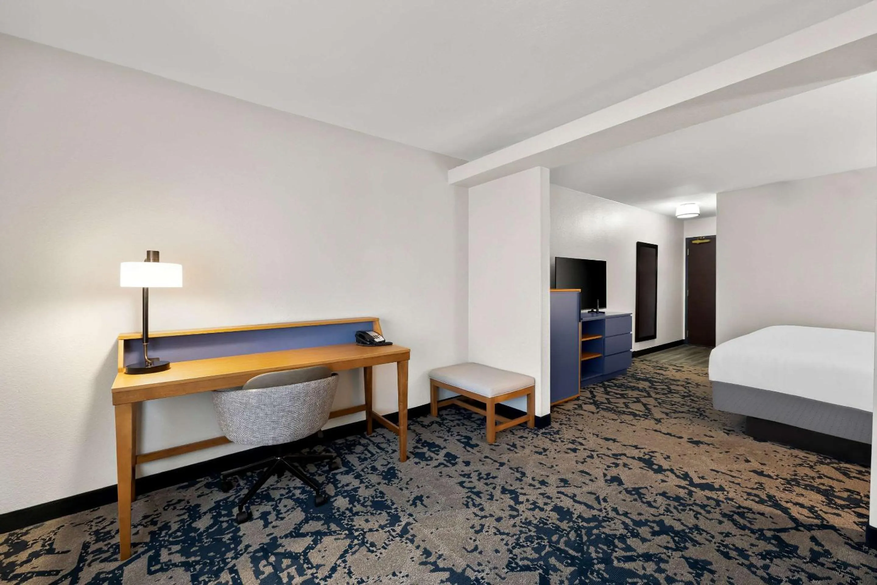 Bedroom, Bed in Country Inn & Suites by Radisson, LSU - Medical Corridor