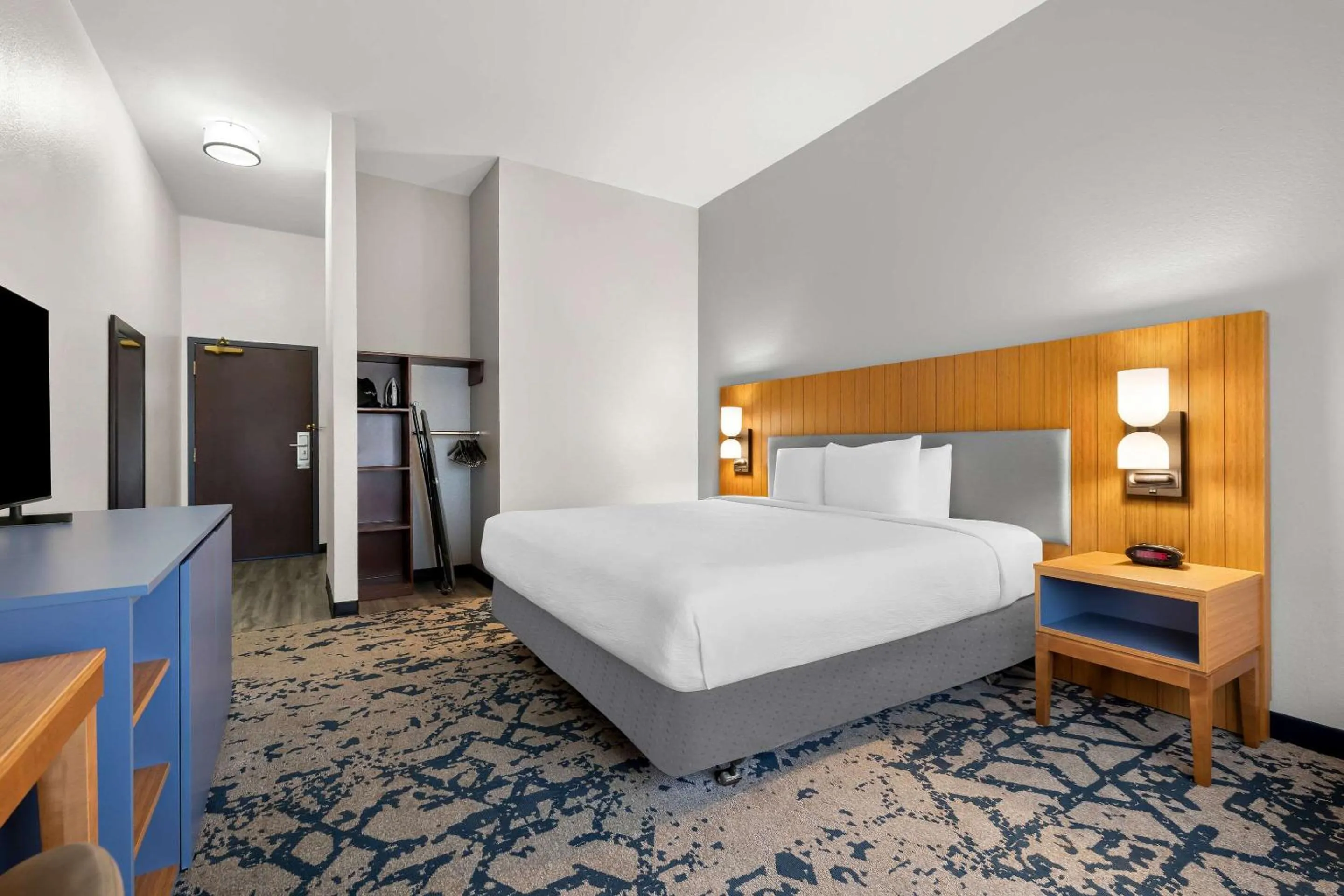 Bedroom, Bed in Country Inn & Suites by Radisson, LSU - Medical Corridor