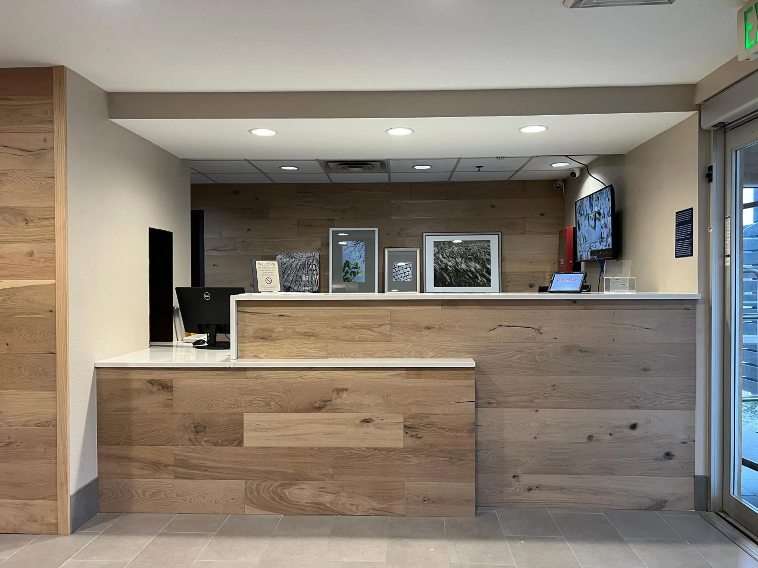 Lobby or reception in Country Inn & Suites by Radisson, LSU - Medical Corridor