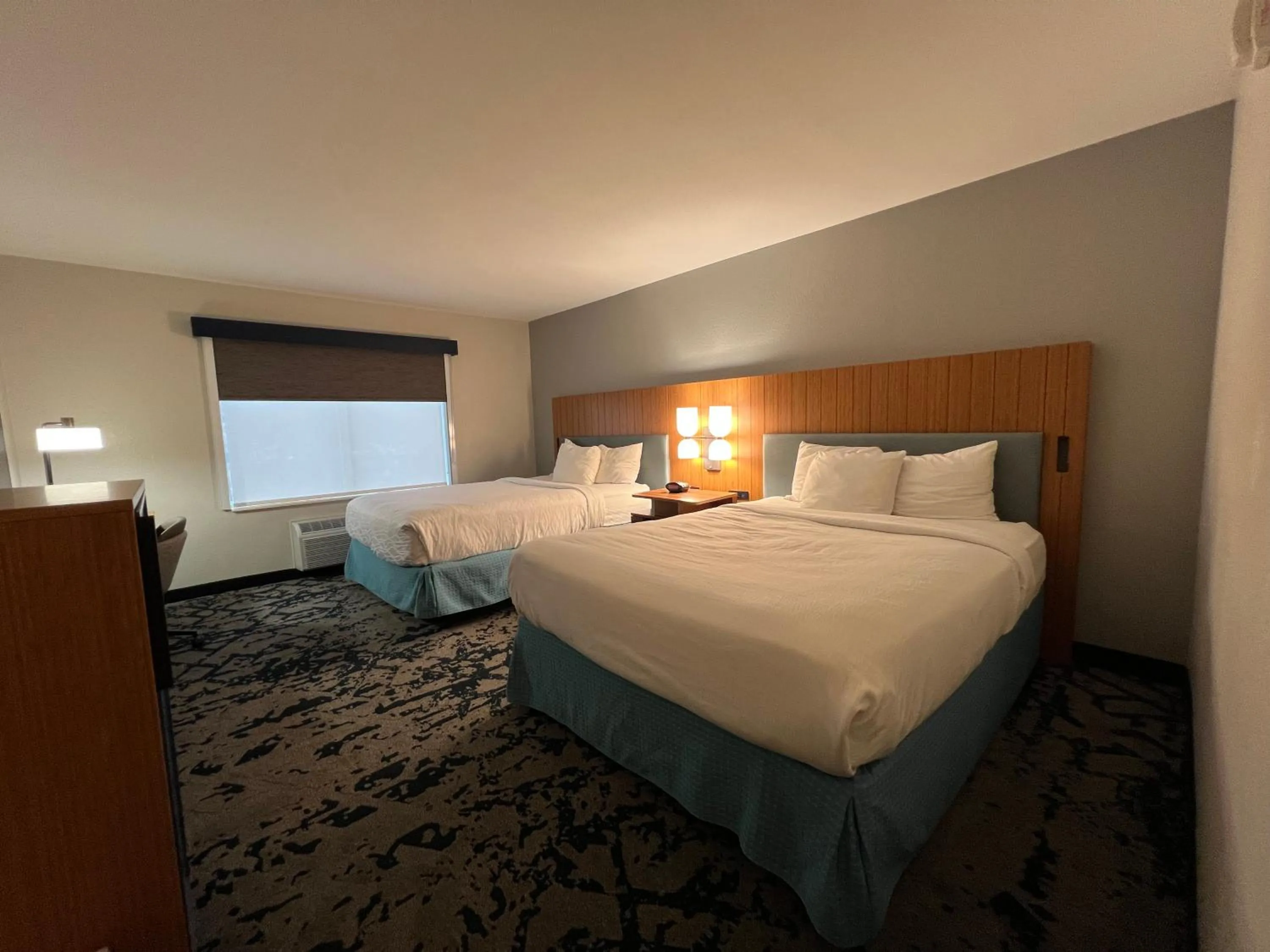 Photo of the whole room, Bed in Country Inn & Suites by Radisson, LSU - Medical Corridor