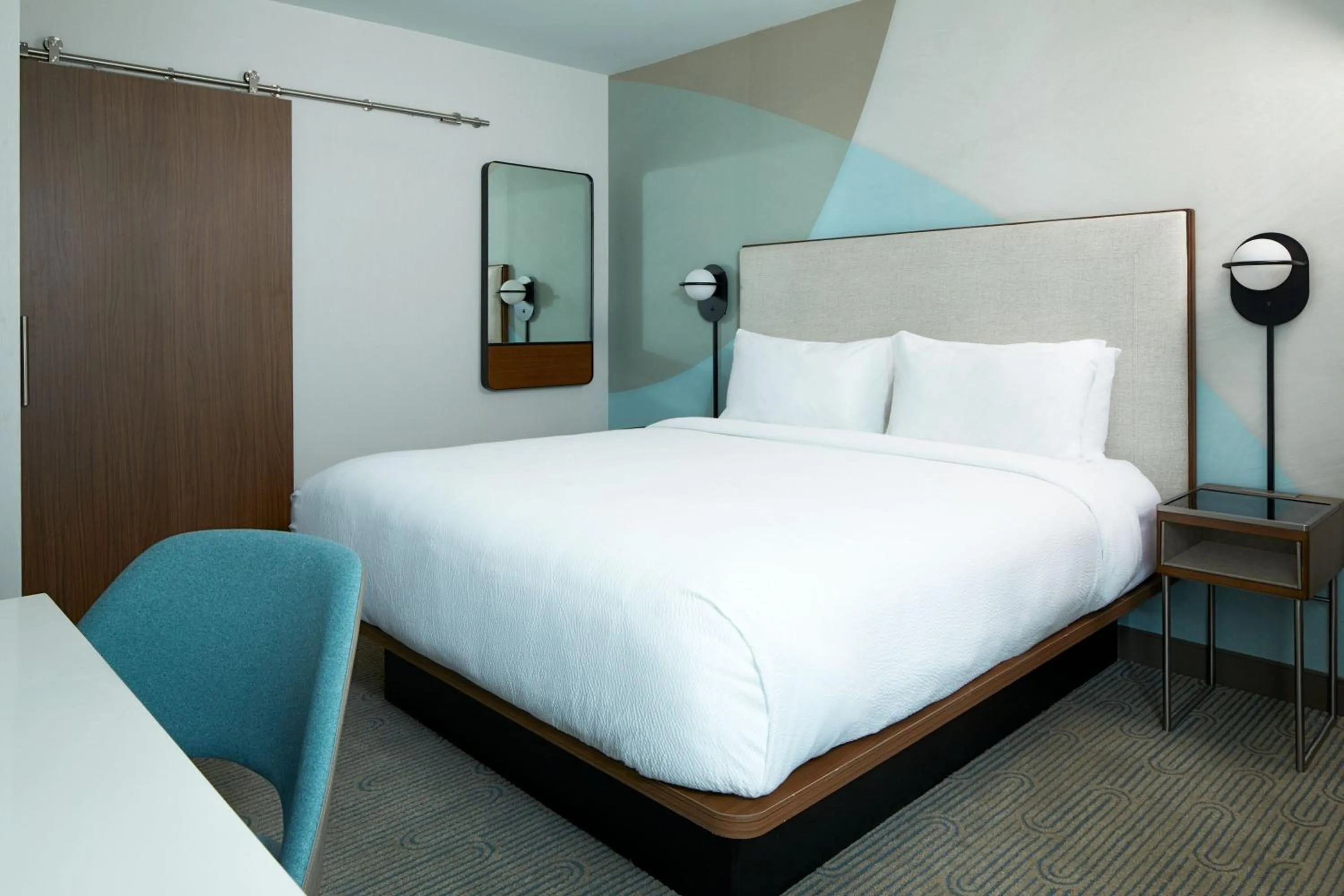 Lounge or bar, Bed in Courtyard by Marriott Santa Barbara Downtown