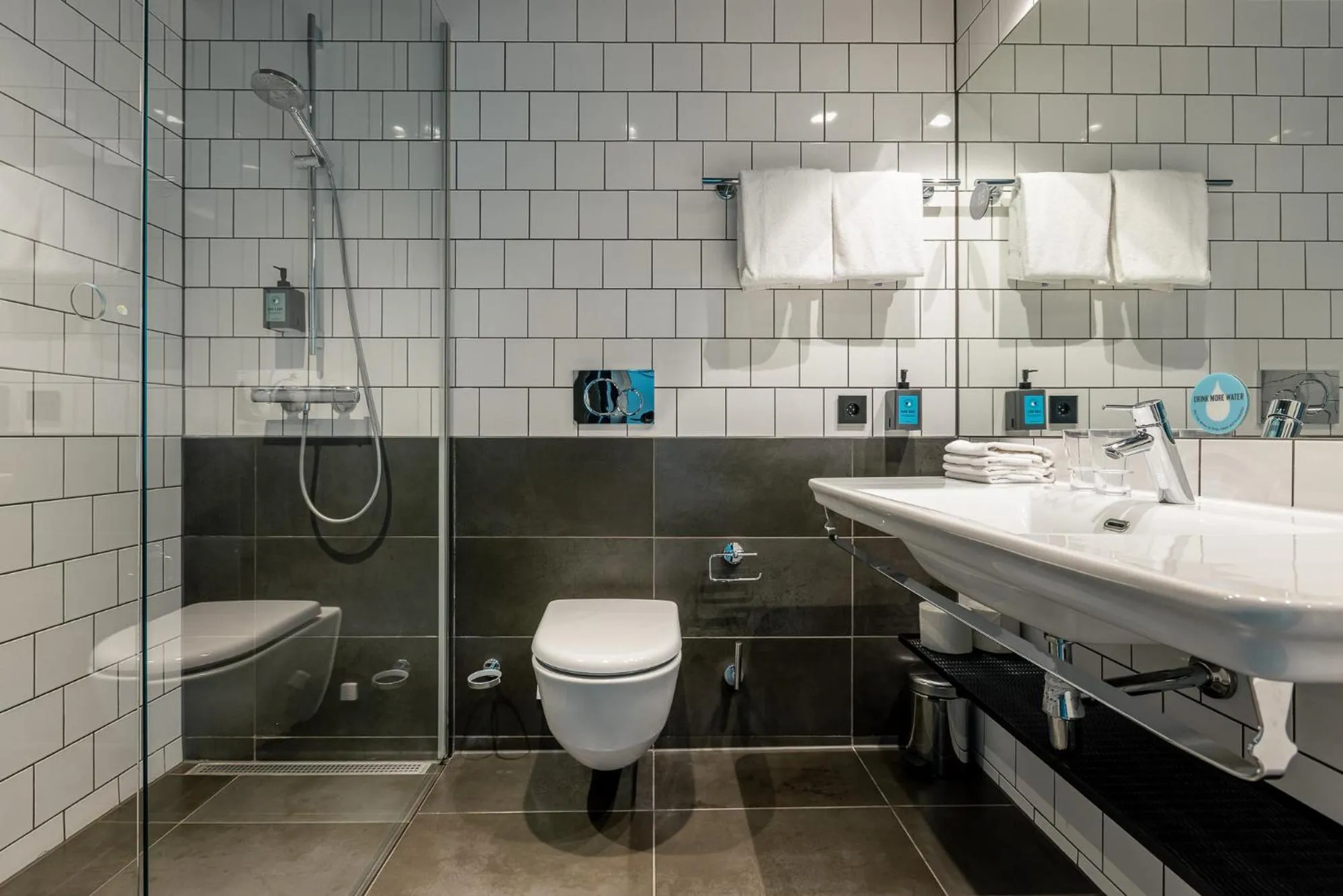 Shower in Comfort Hotel Västerås