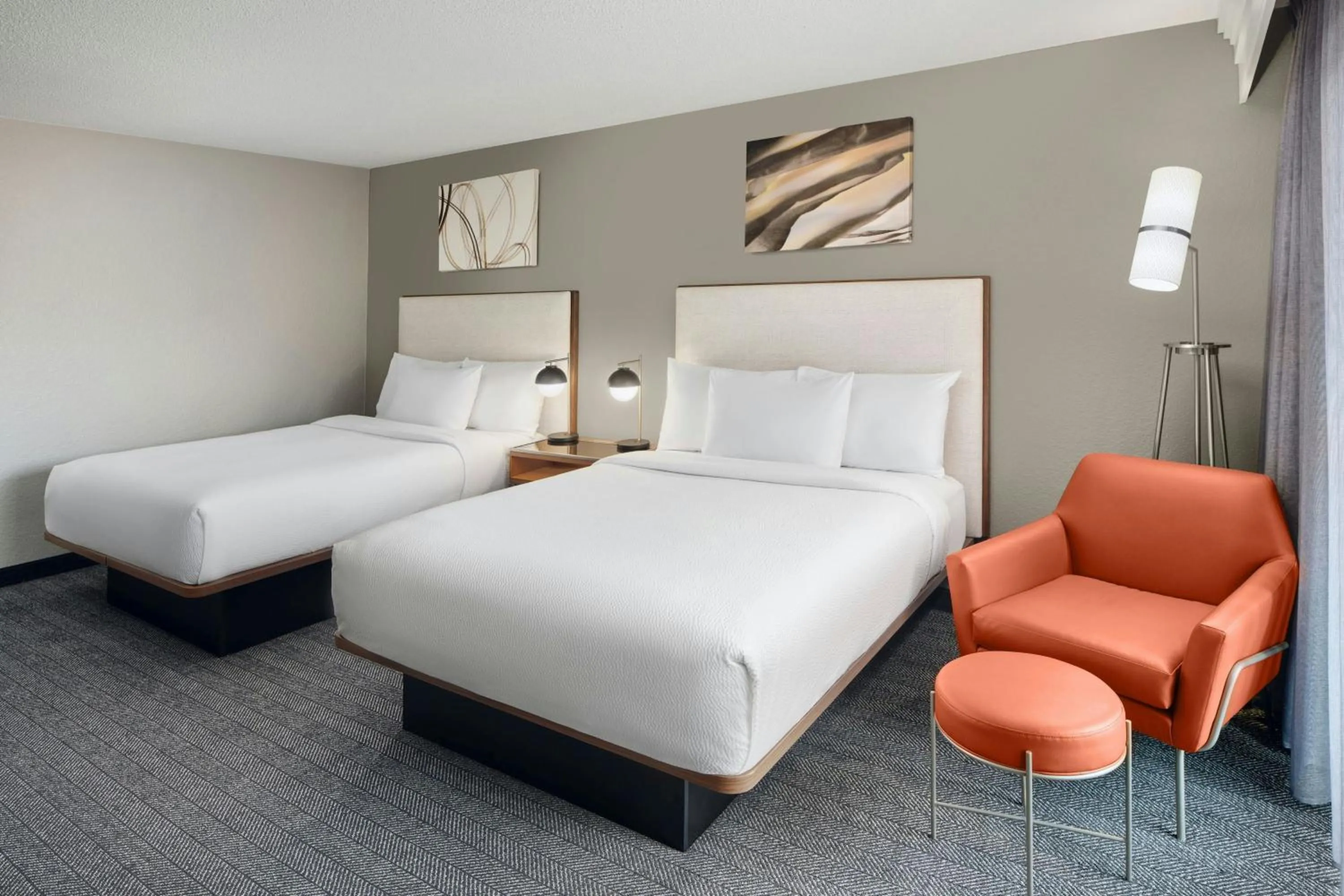 Photo of the whole room, Bed in Courtyard Baton Rouge South