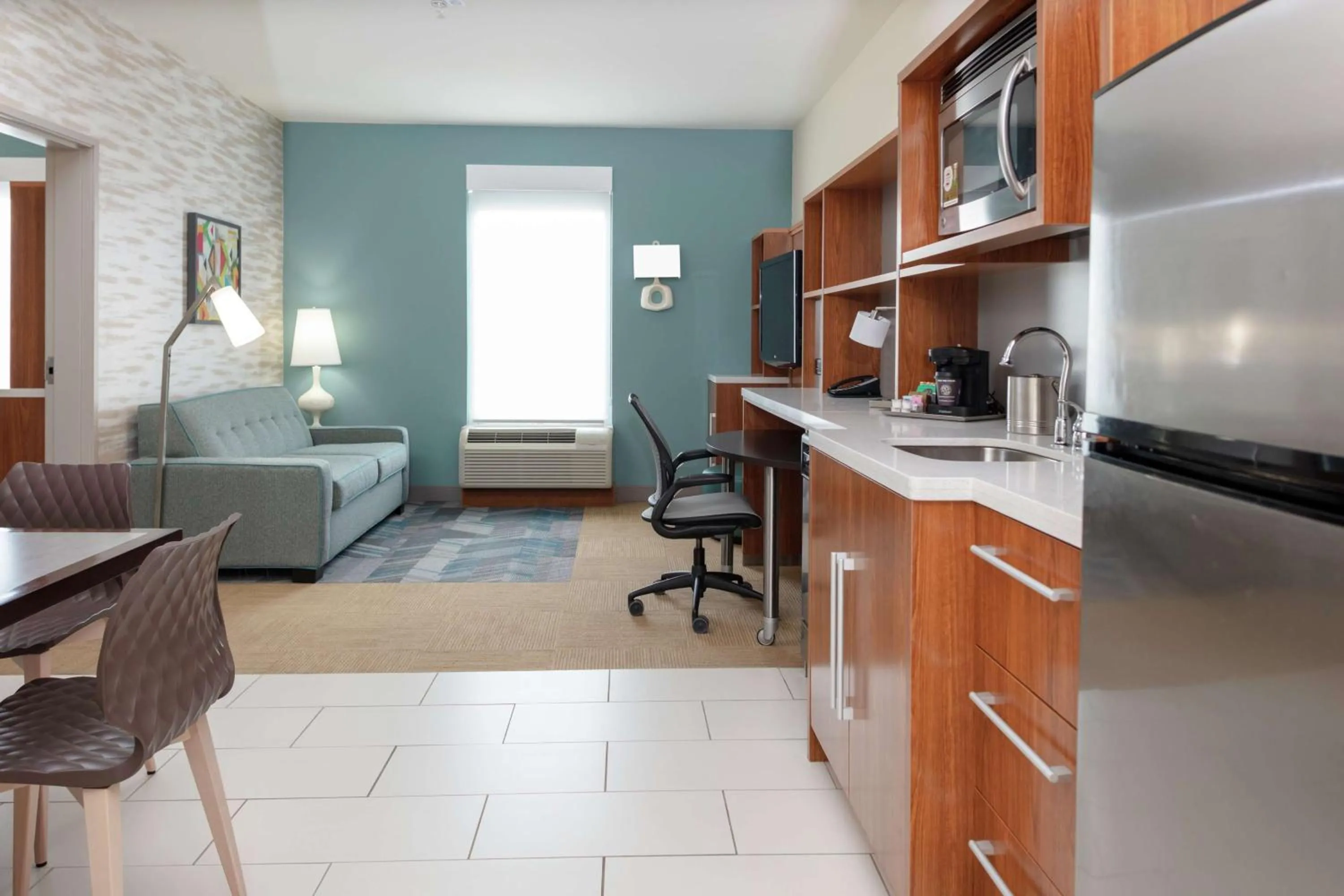 Living room in Home2 Suites by Hilton Fayetteville Fort Bragg