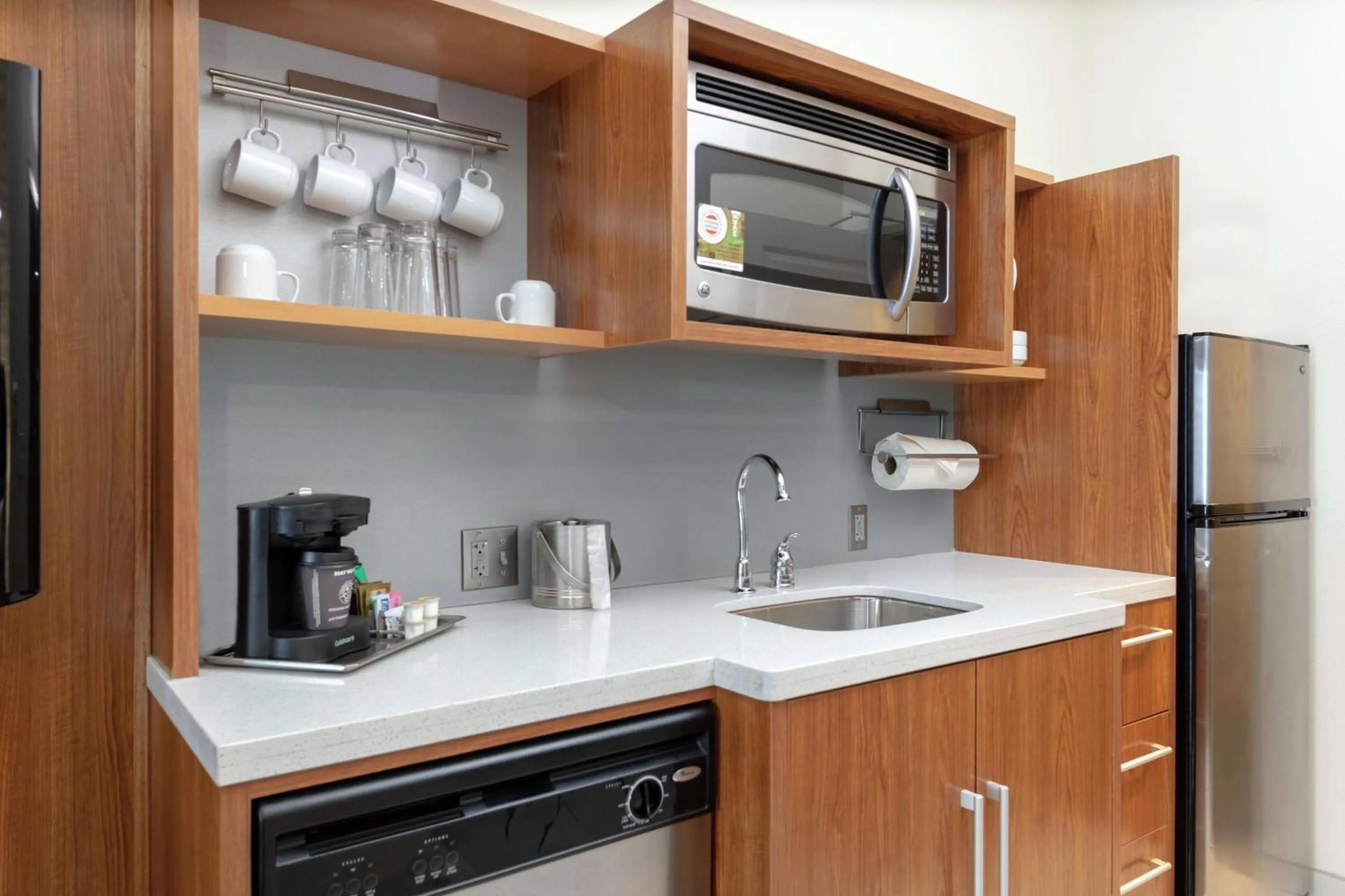 Kitchen or kitchenette in Home2 Suites by Hilton Fayetteville Fort Bragg