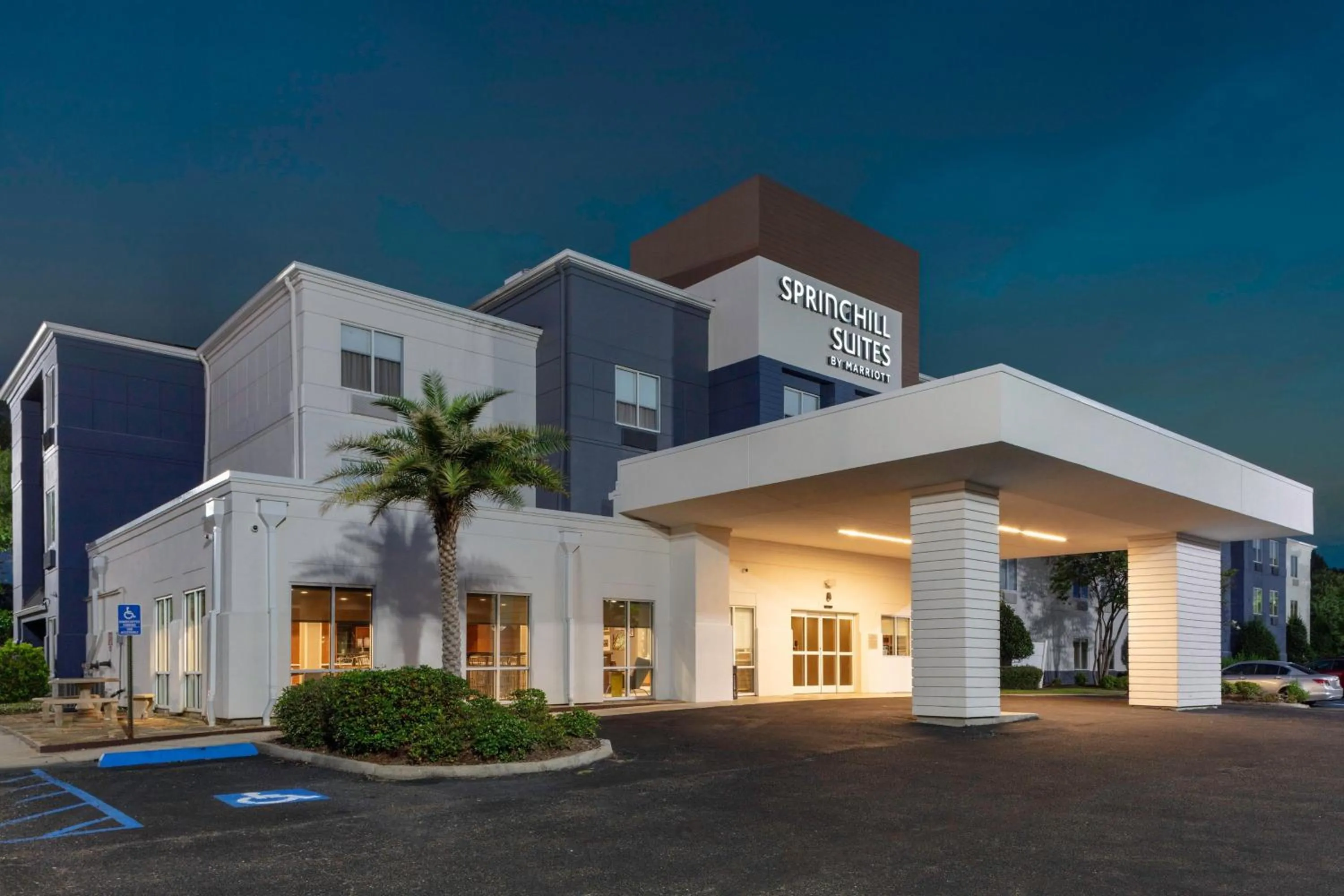 Property building in SpringHill Suites by Marriott Baton Rouge South