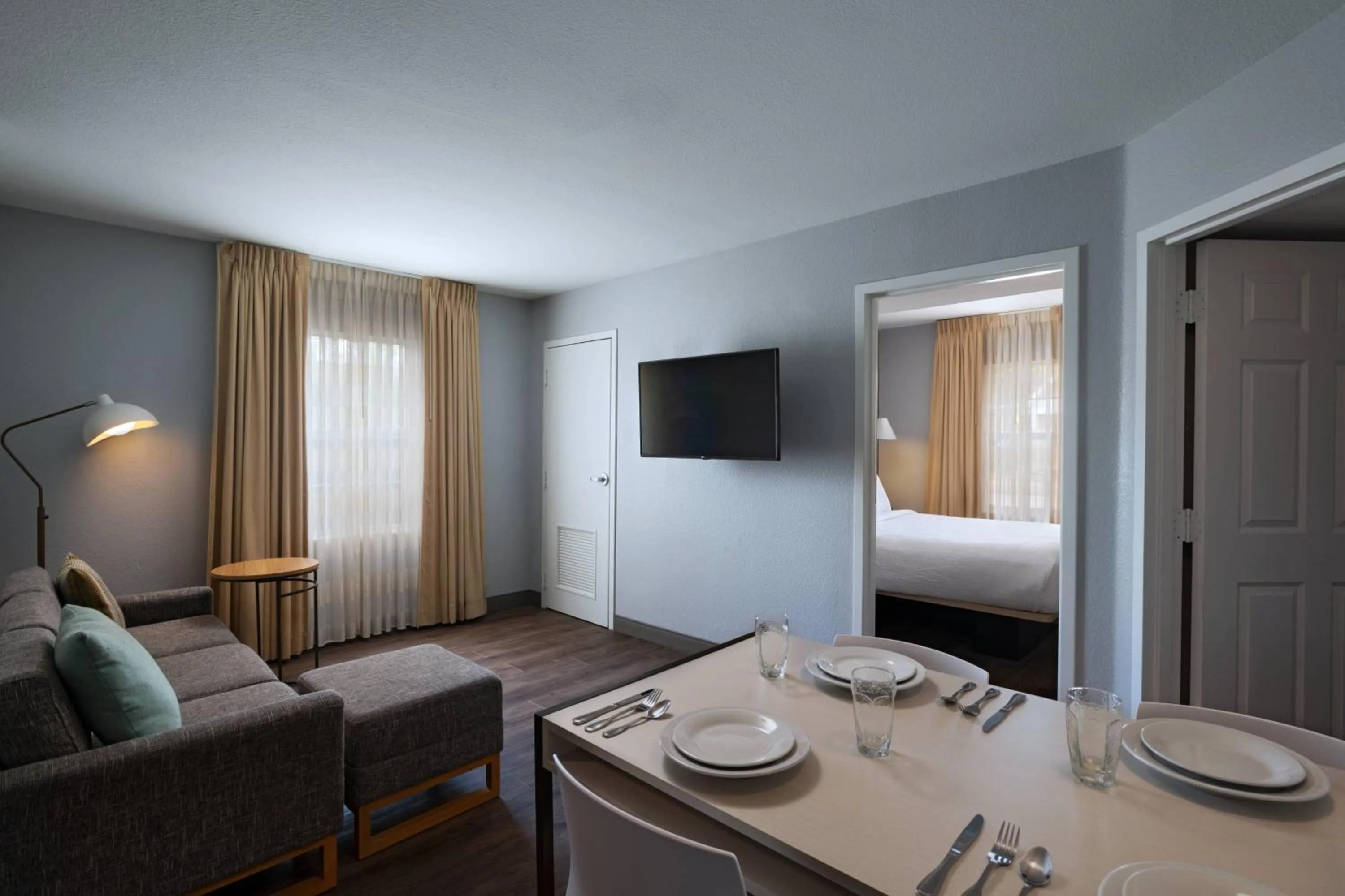 Living room, Bed in TownePlace Suites by Marriott Baton Rouge South