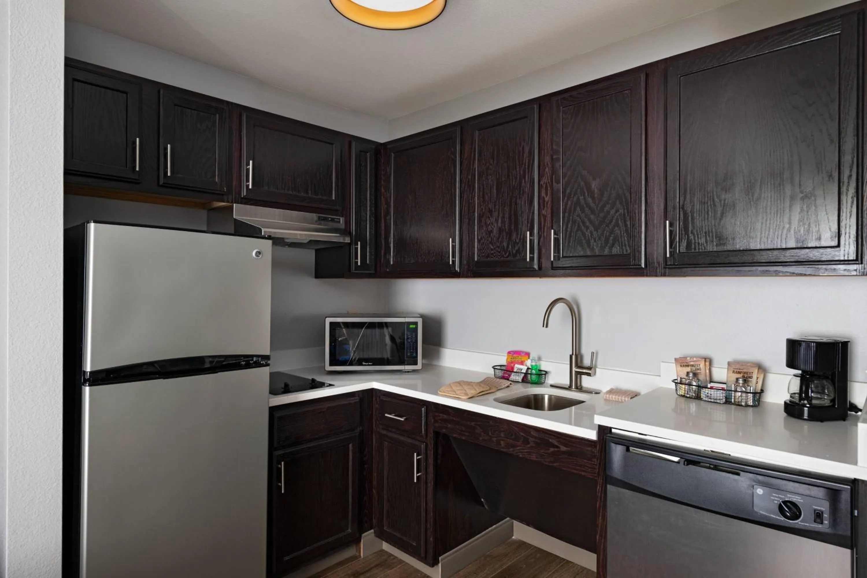Kitchen or kitchenette in TownePlace Suites by Marriott Baton Rouge South