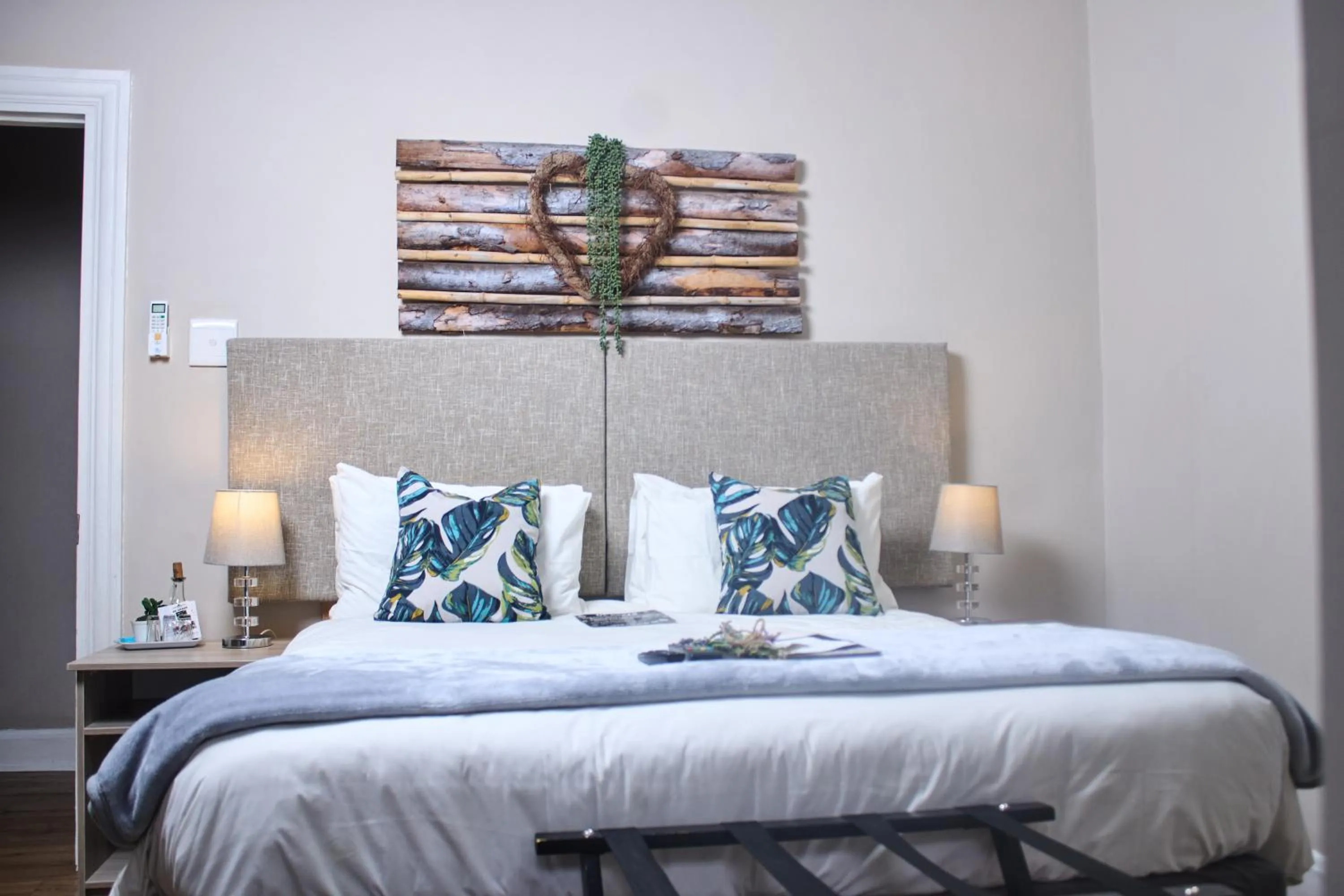 Bed in De Akker Guest House Oudtshoorn