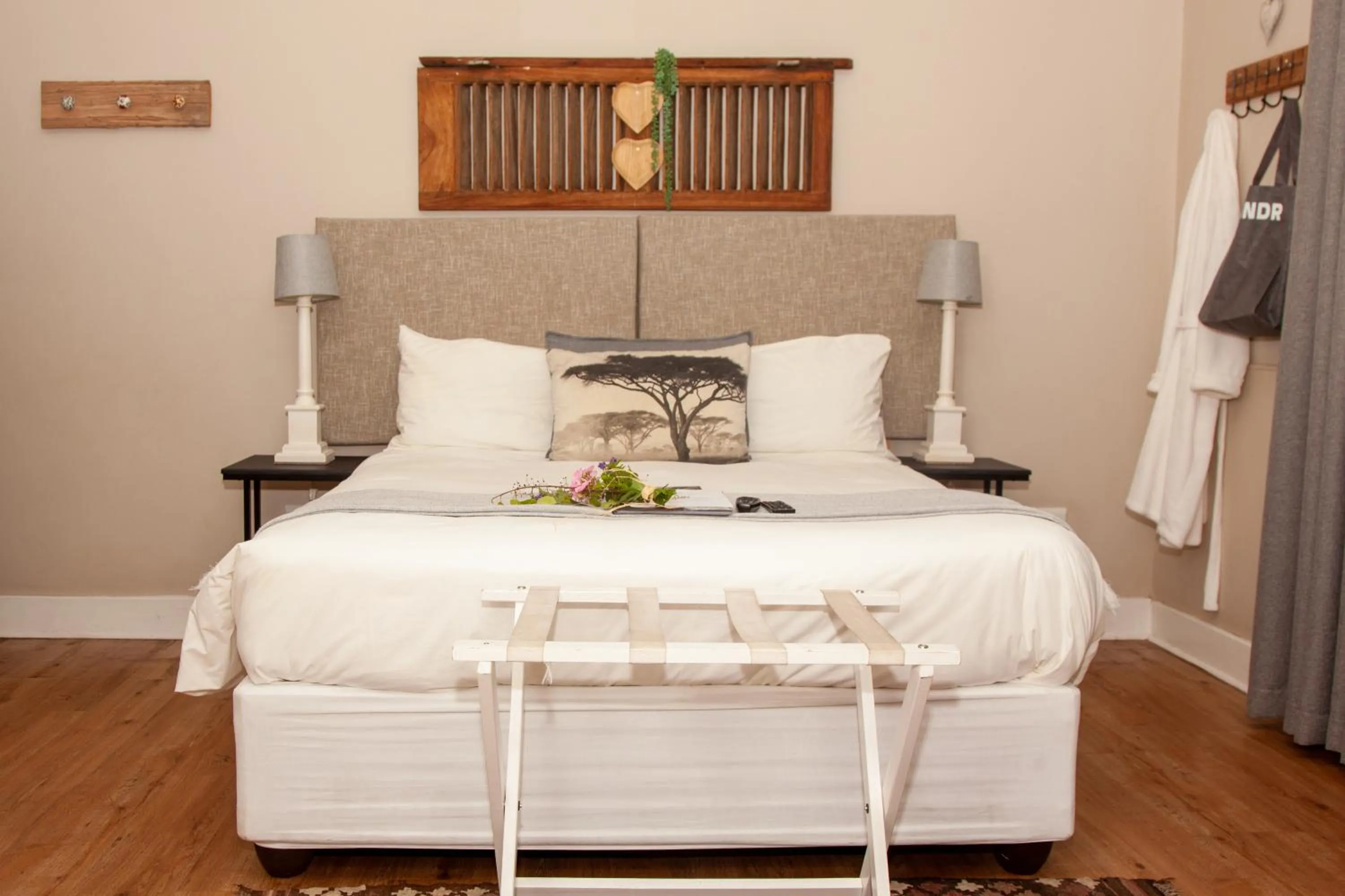 Bed in De Akker Guest House Oudtshoorn