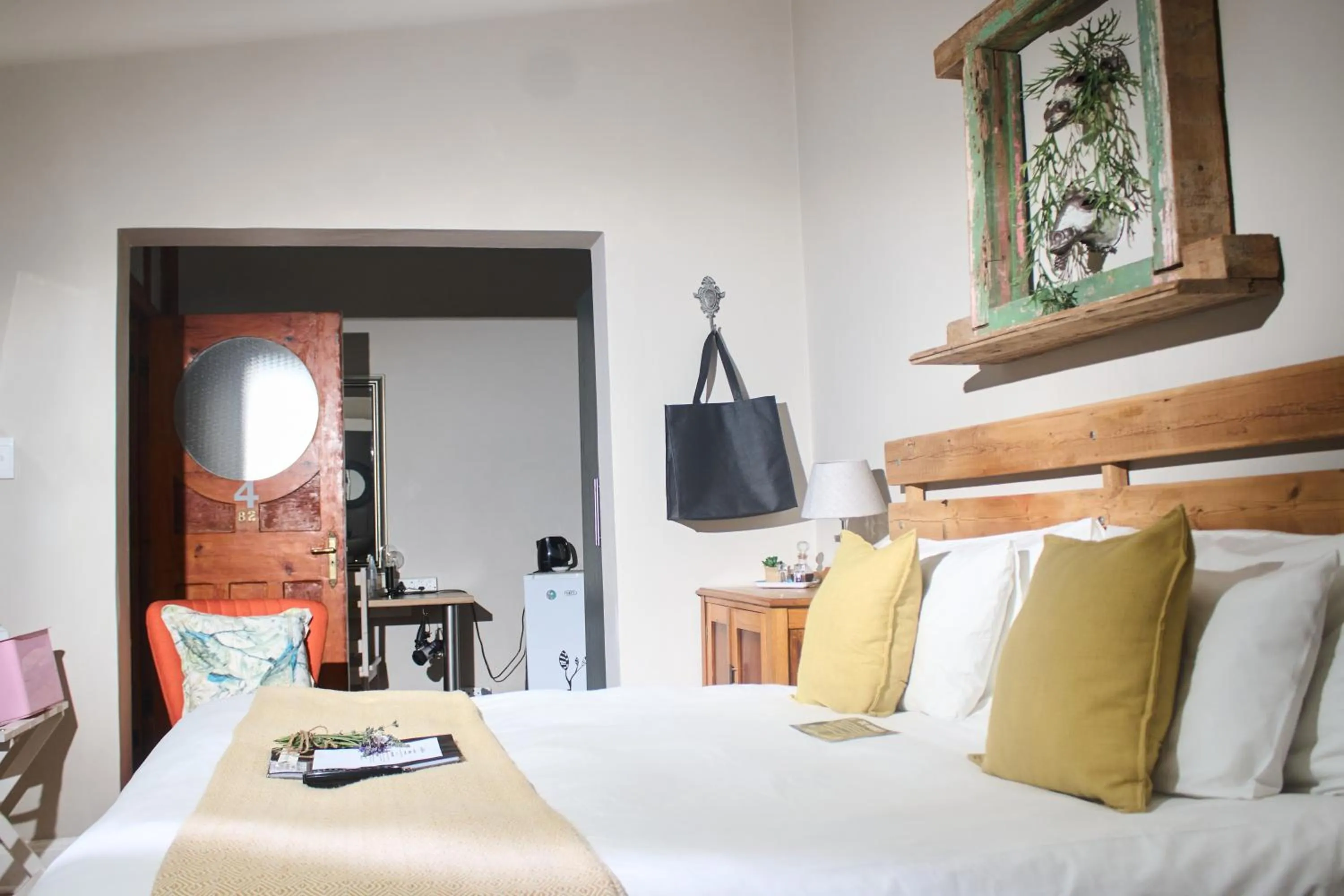 Bed in De Akker Guest House Oudtshoorn