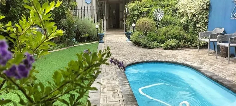 Swimming pool in De Akker Guest House Oudtshoorn