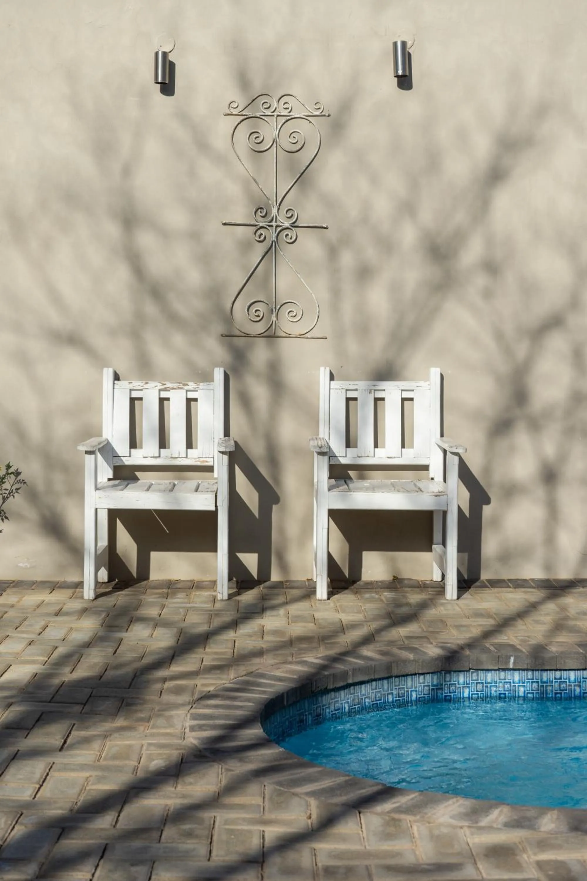 Pool view in De Akker Guest House Oudtshoorn