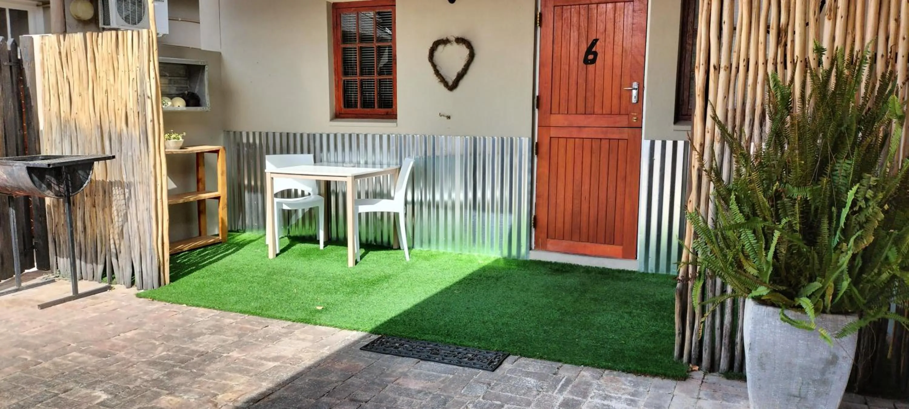 Balcony/Terrace in De Akker Guest House Oudtshoorn