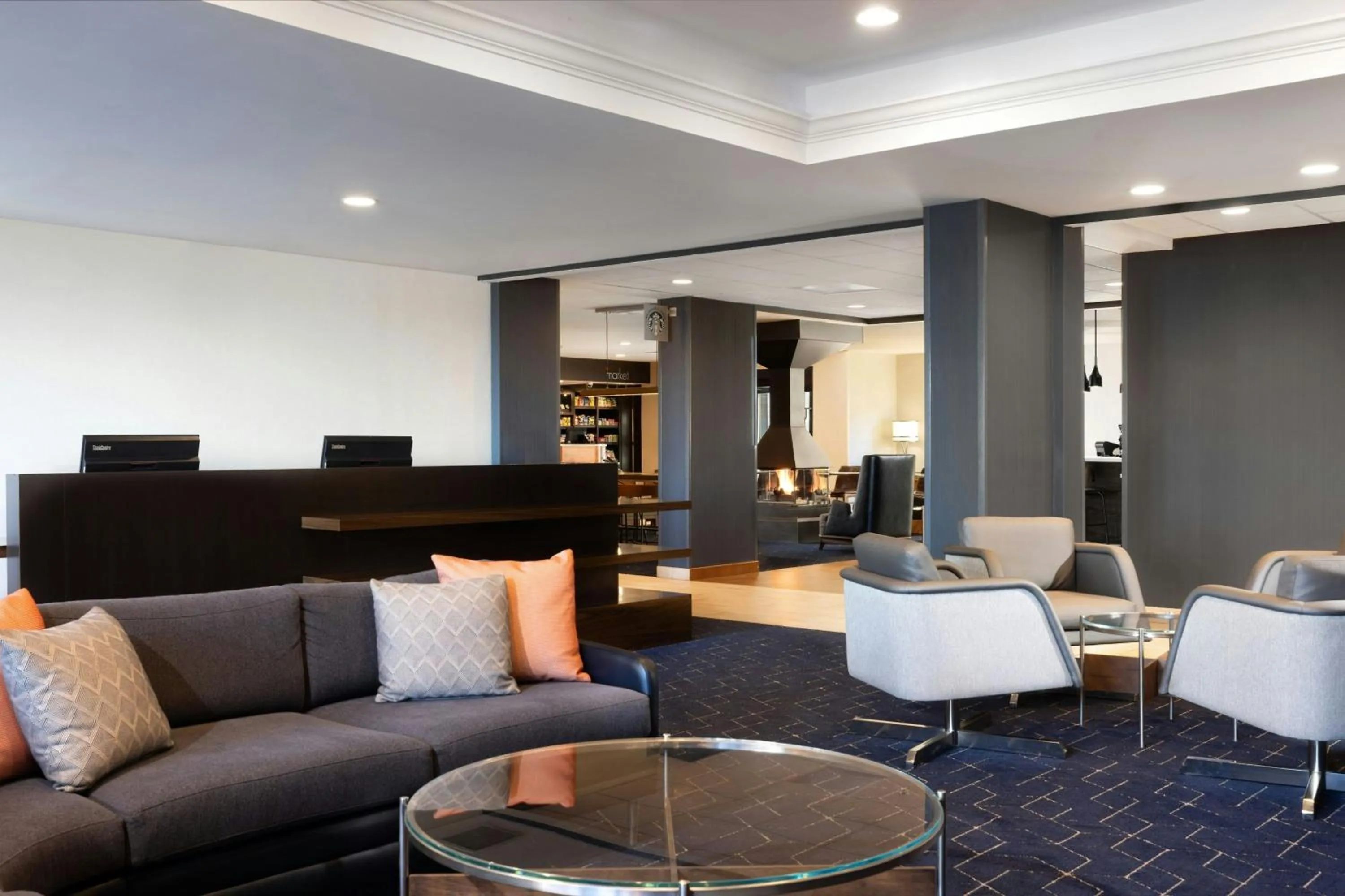 Lobby or reception in Courtyard Burlington Williston