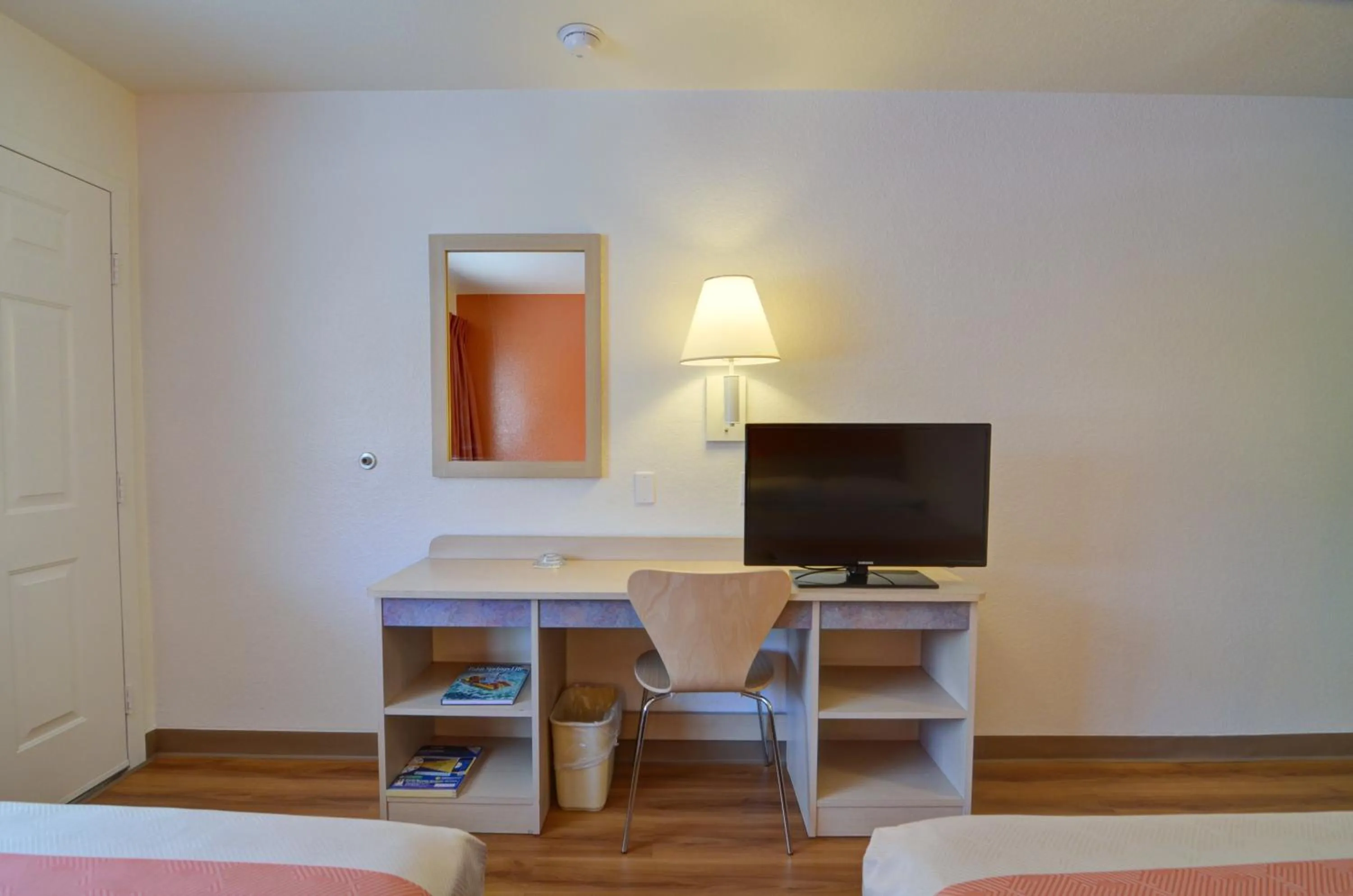 TV and multimedia in Motel 6-Palm Springs, CA - East - Palm Canyon