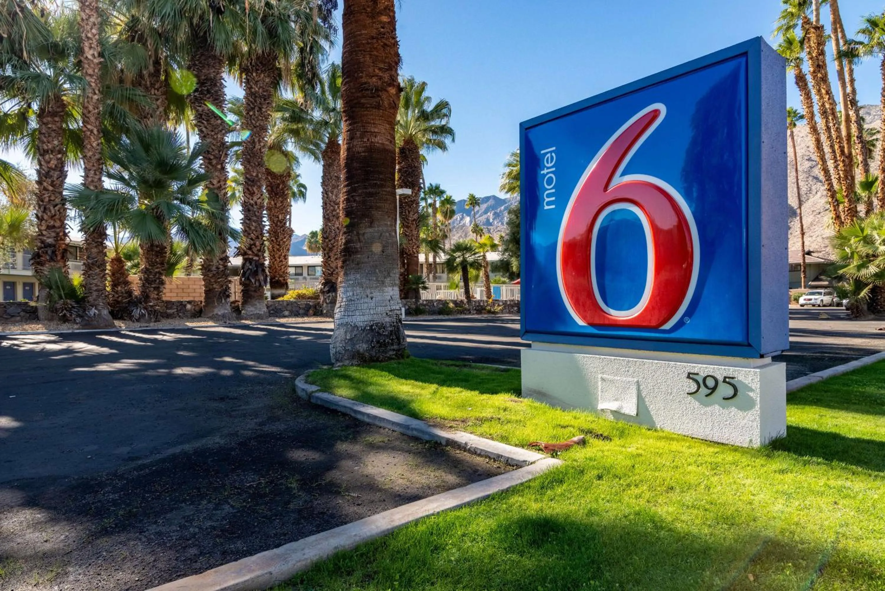 Property building in Motel 6-Palm Springs, CA - East - Palm Canyon