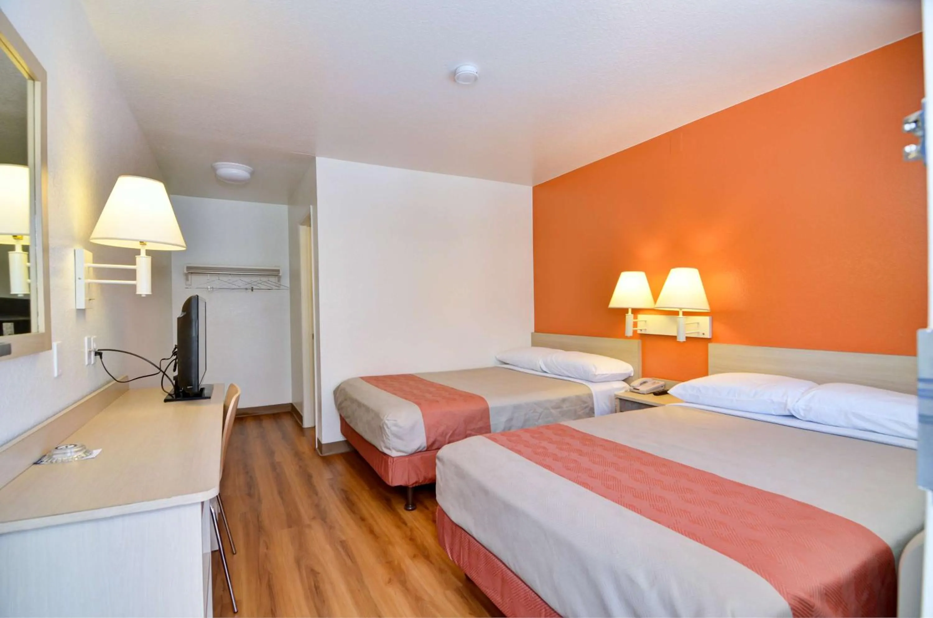 TV and multimedia, Bed in Motel 6-Palm Springs, CA - East - Palm Canyon