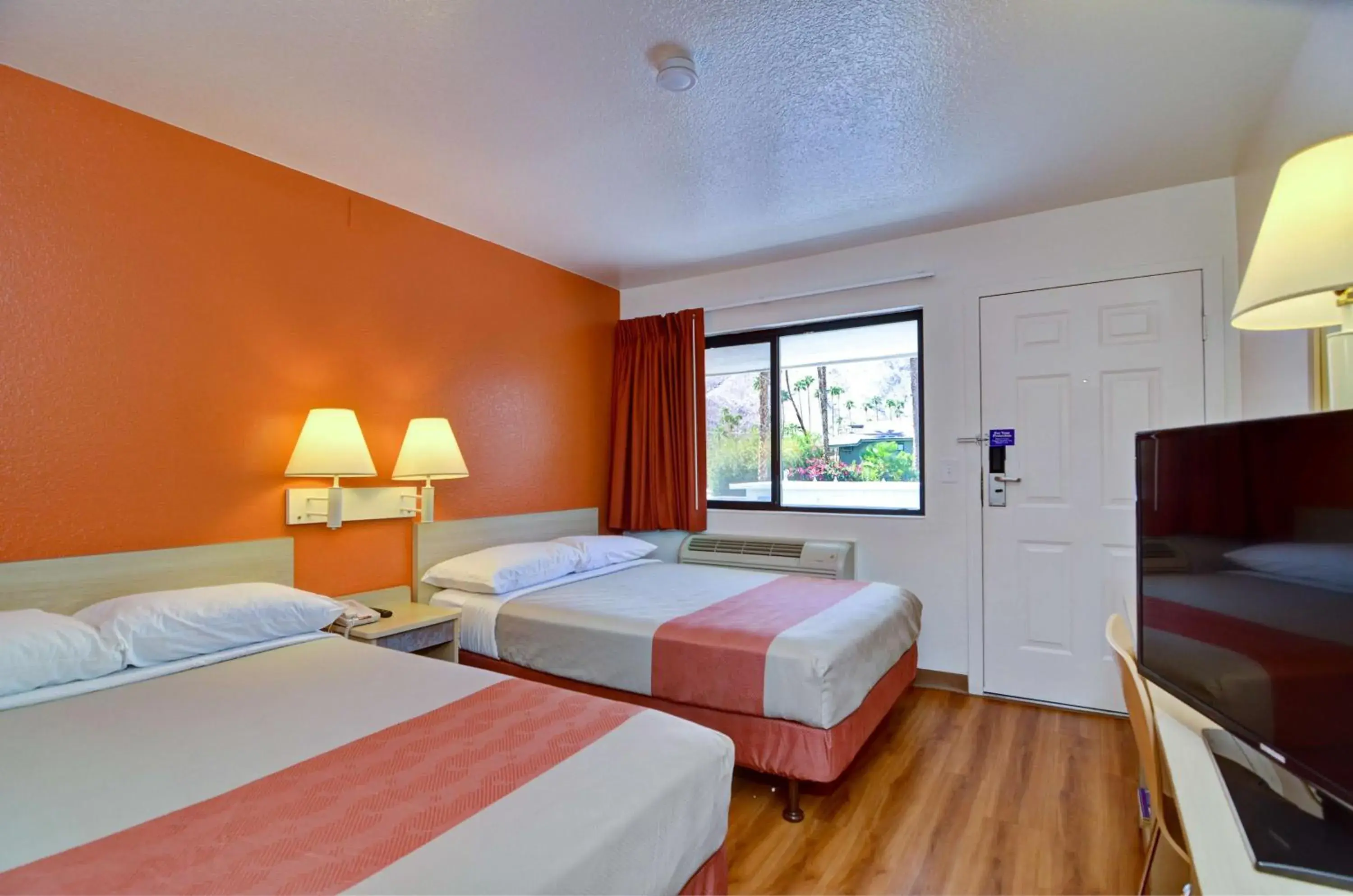 Deluxe Quadruple Room in Motel 6-Palm Springs, CA - East - Palm Canyon Deluxe Quadruple Room in Motel 6-Palm Springs, CA - East - Palm Canyon
