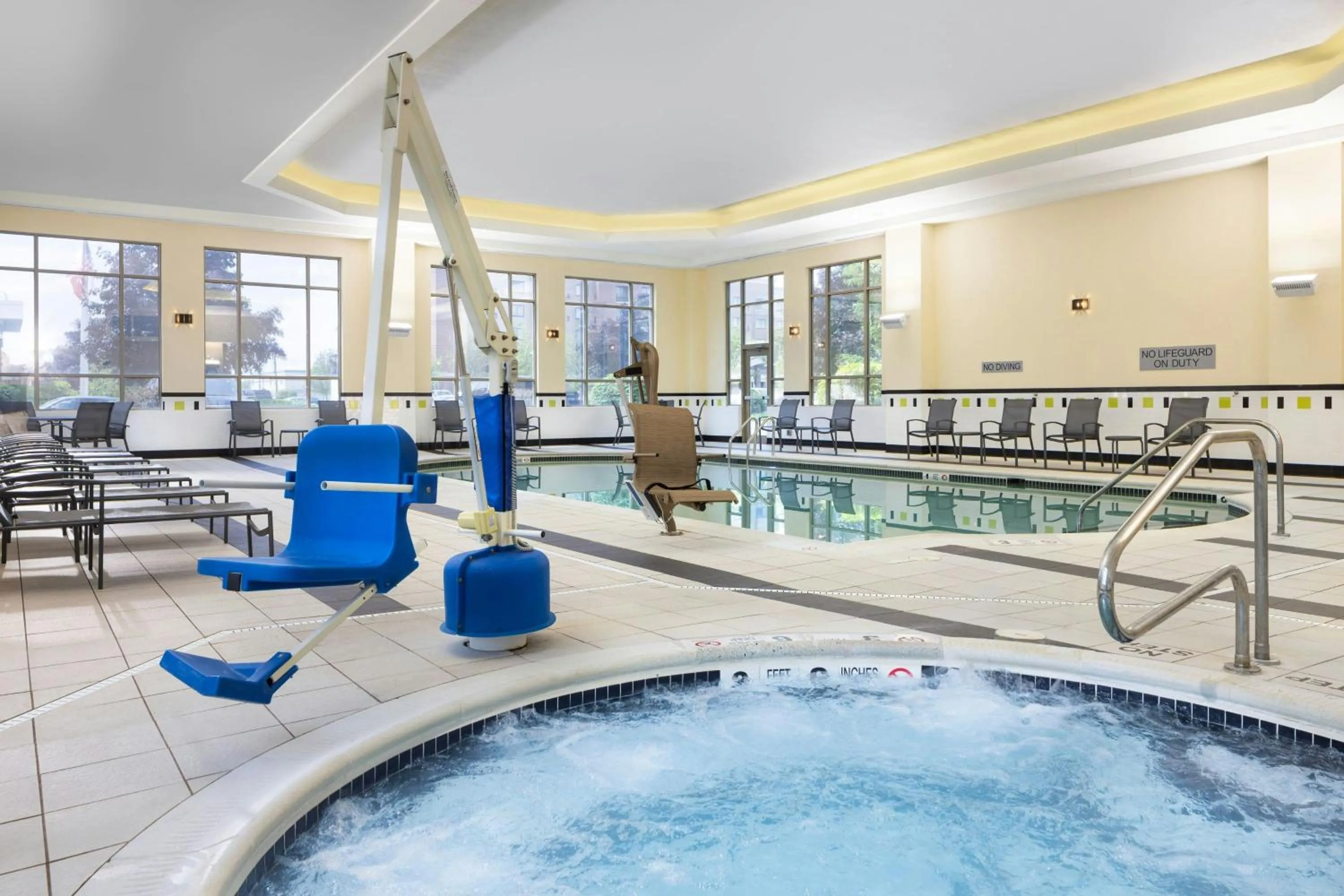 Swimming pool in Fairfield Inn & Suites – Buffalo Airport