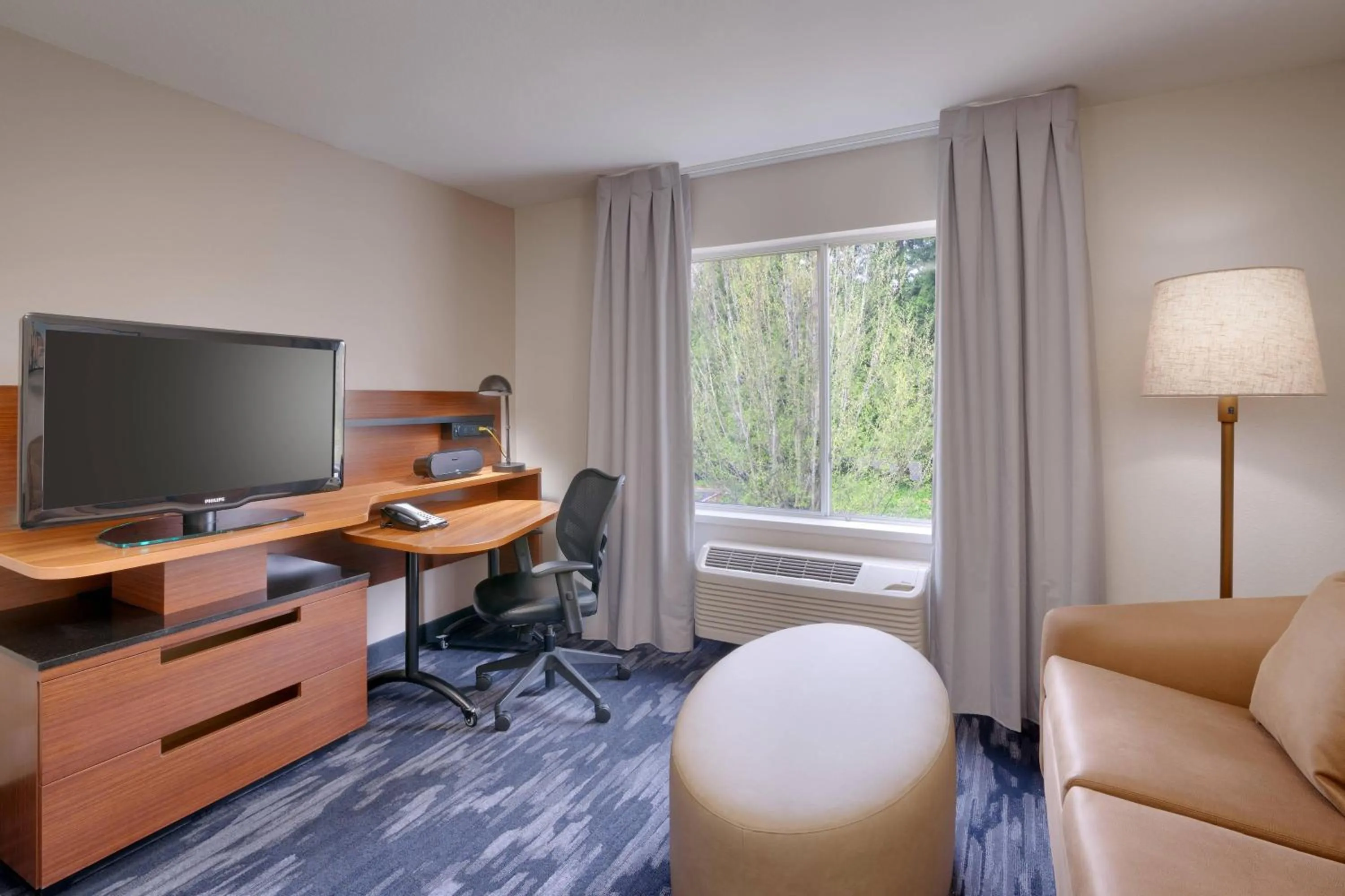 Living room in Fairfield Inn & Suites Seattle Bellevue/Redmond