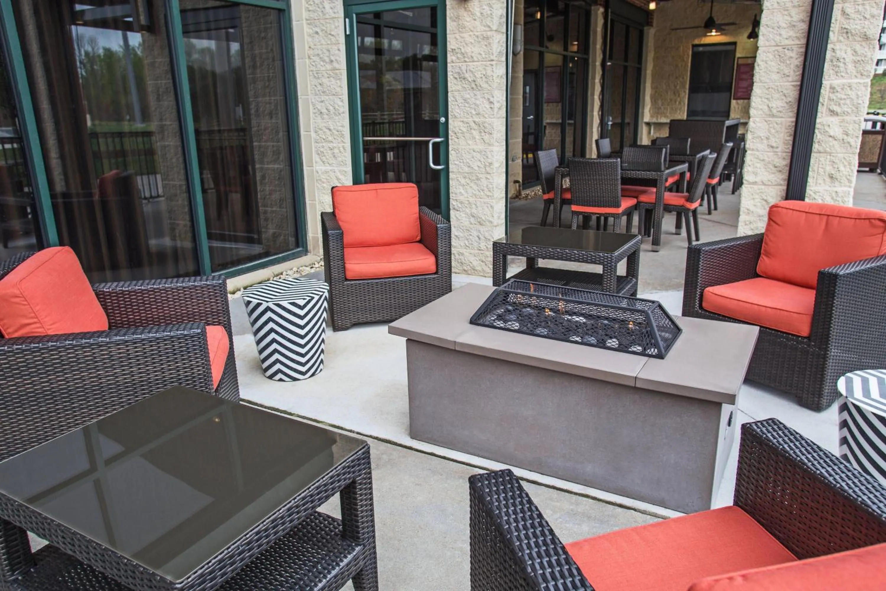 Restaurant/places to eat in Courtyard Aberdeen at Ripken Stadium
