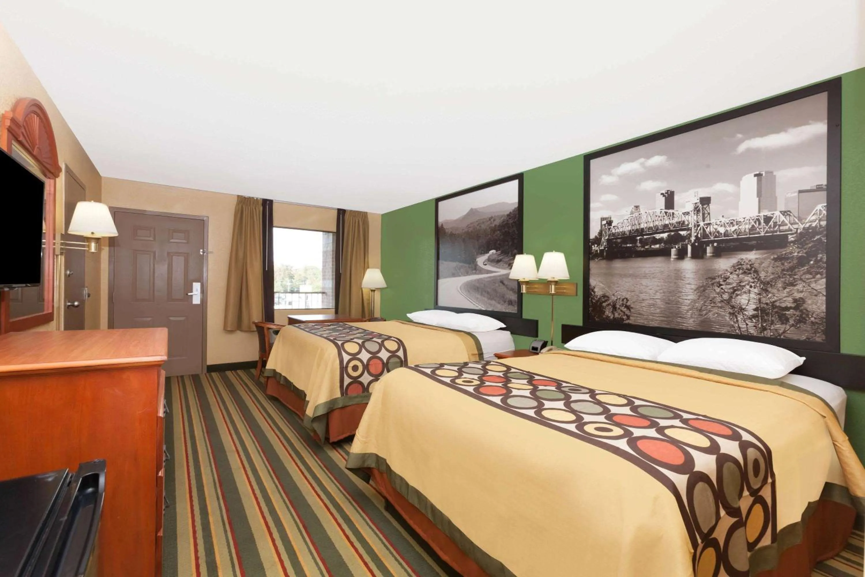 Photo of the whole room, Bed in Super 8 by Wyndham Jacksonville AR