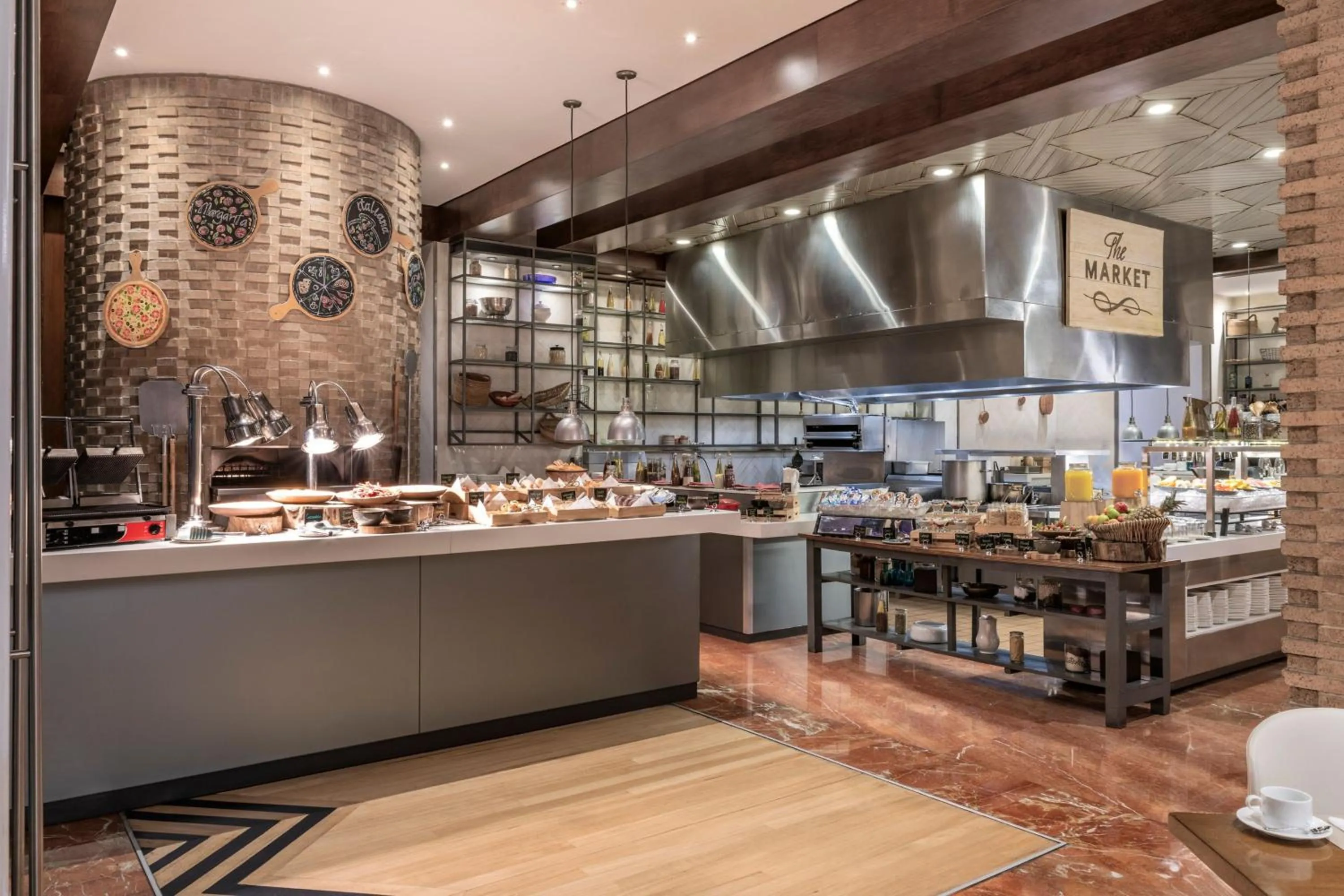 Restaurant/places to eat in JW Marriott Hotel Bogotá