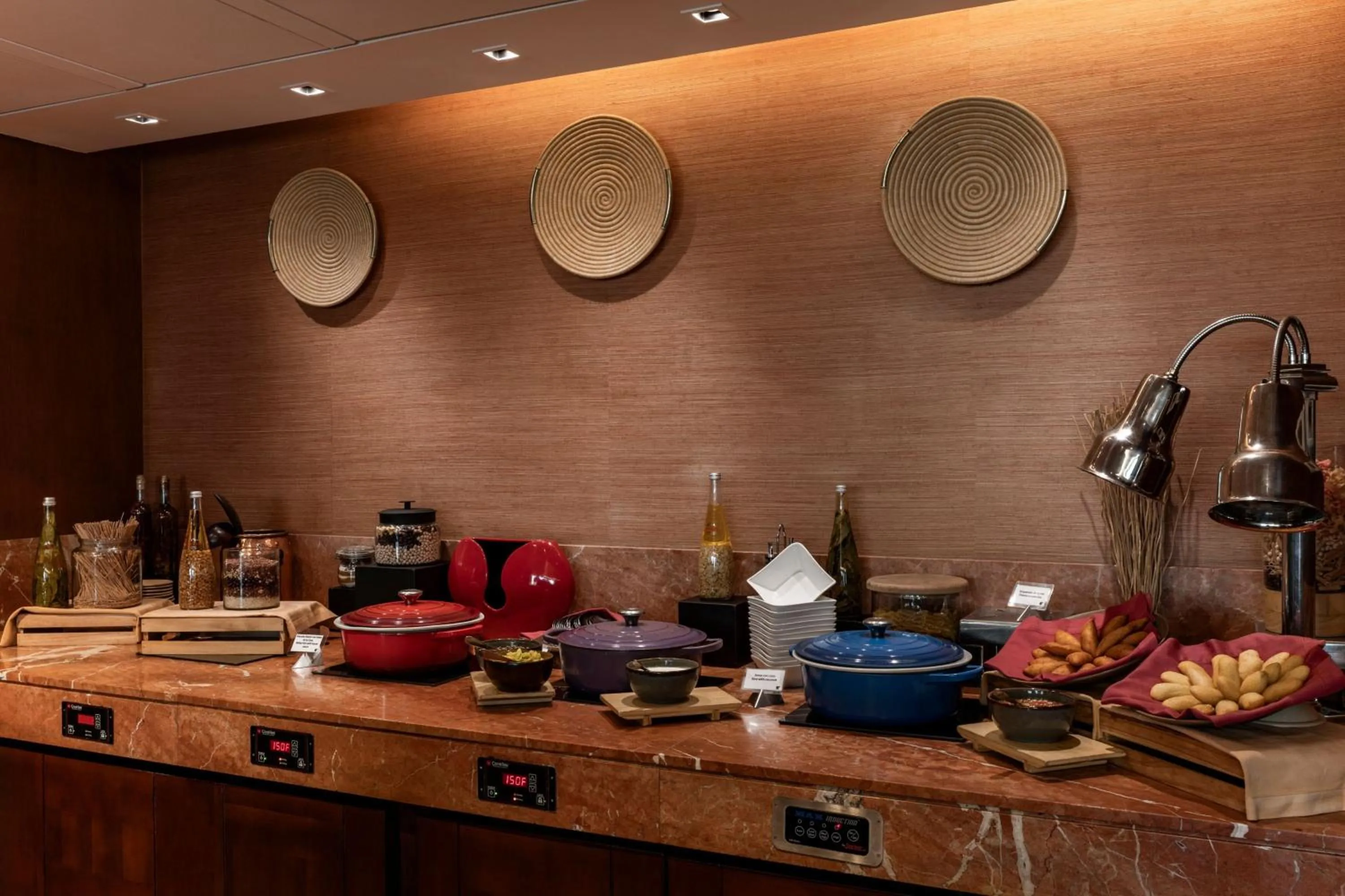 Lounge or bar in JW Marriott Hotel Bogotá