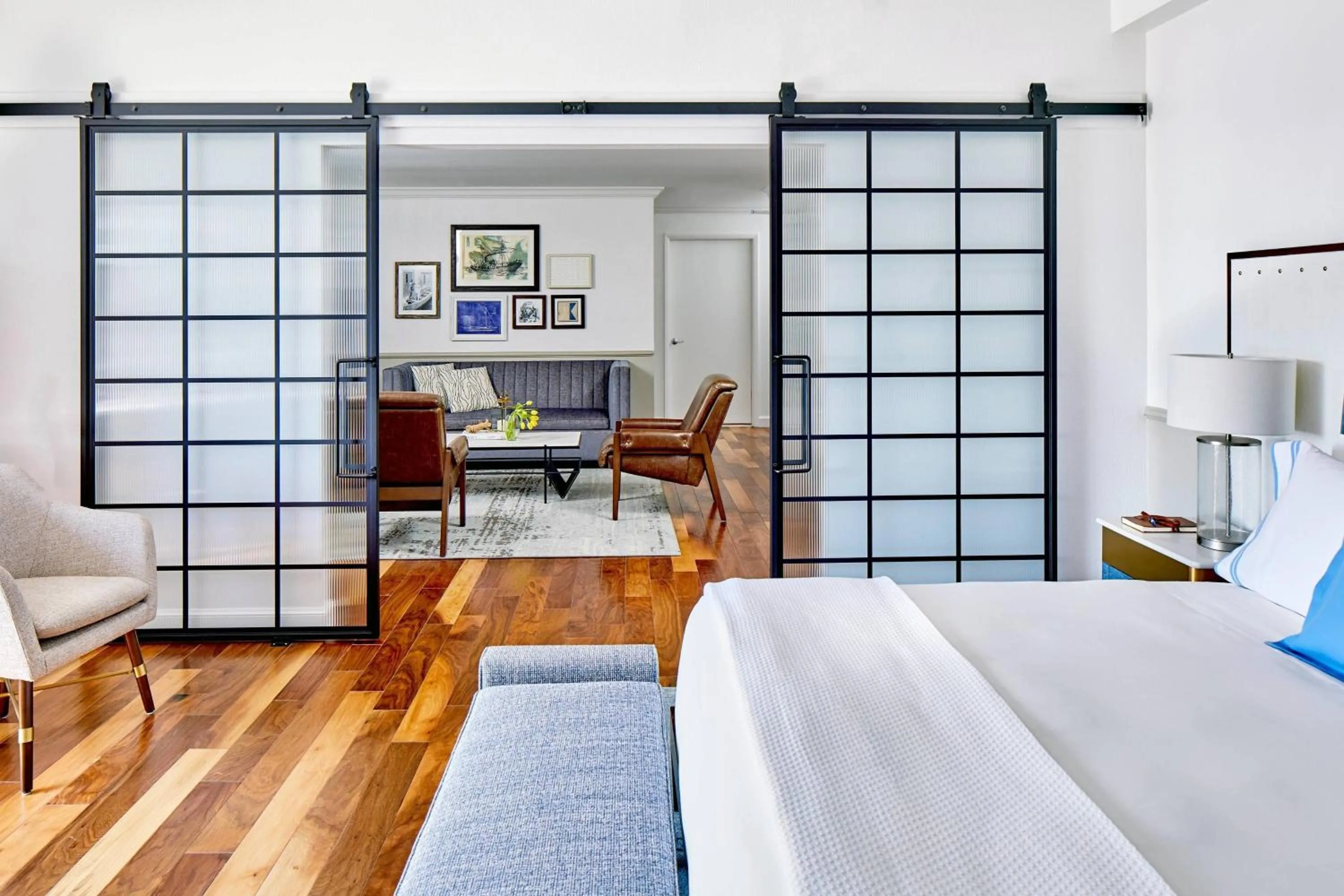 Bedroom, Bed in Annapolis Waterfront Hotel, Autograph Collection