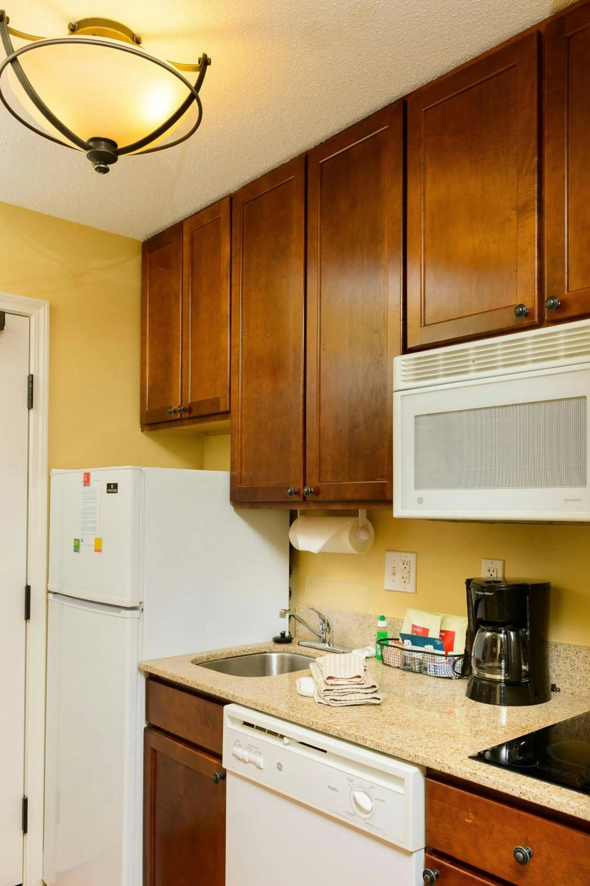 Kitchen or kitchenette in TownePlace Suites Bowie Town Center