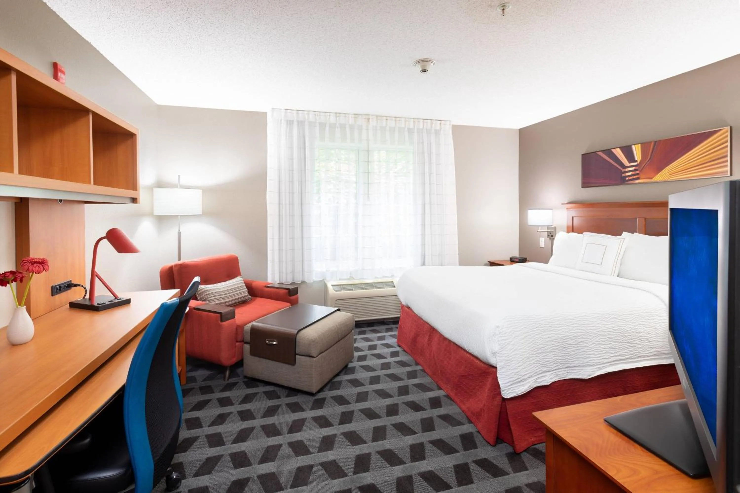Photo of the whole room, Bed in TownePlace Suites Bowie Town Center