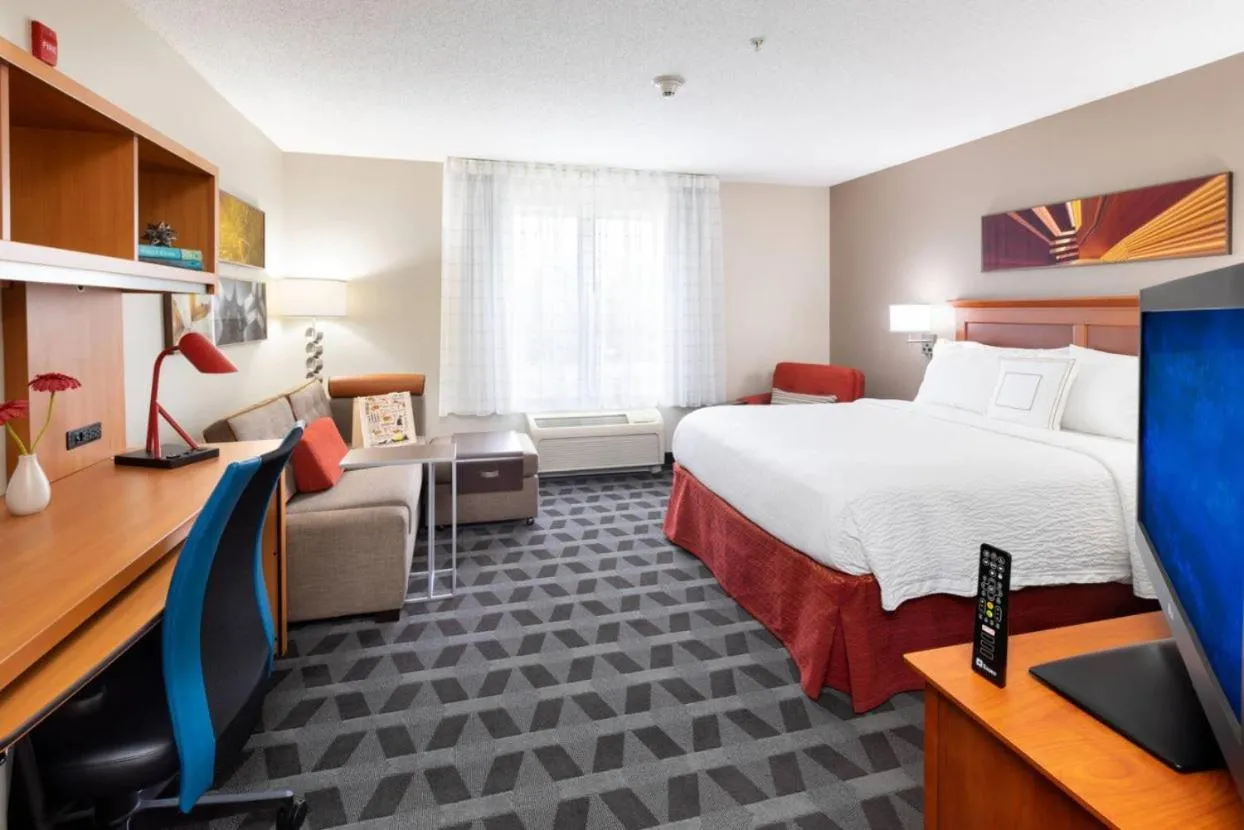 Bed in TownePlace Suites Bowie Town Center