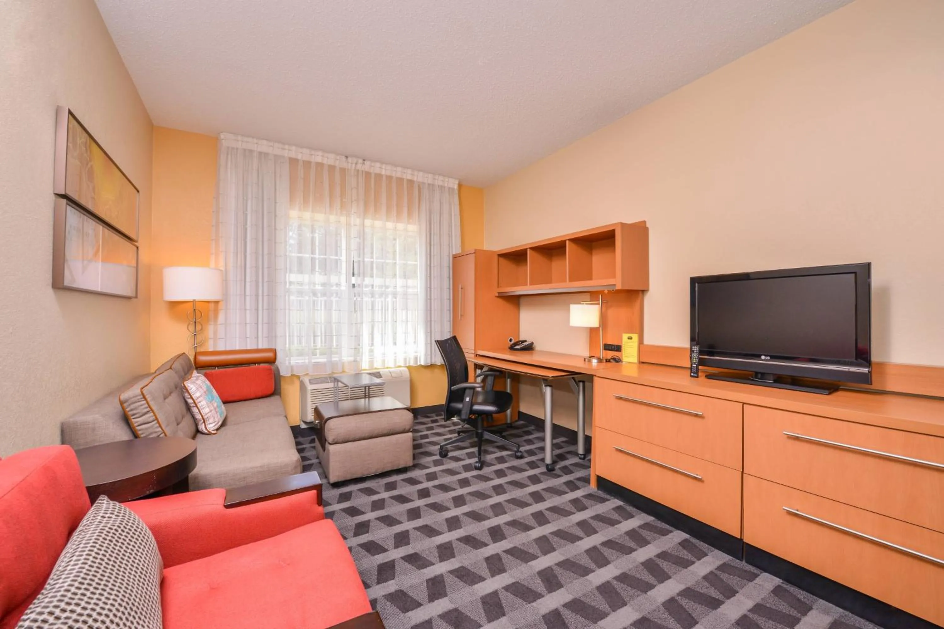 Living room in TownePlace Suites Arundel Mills BWI Airport