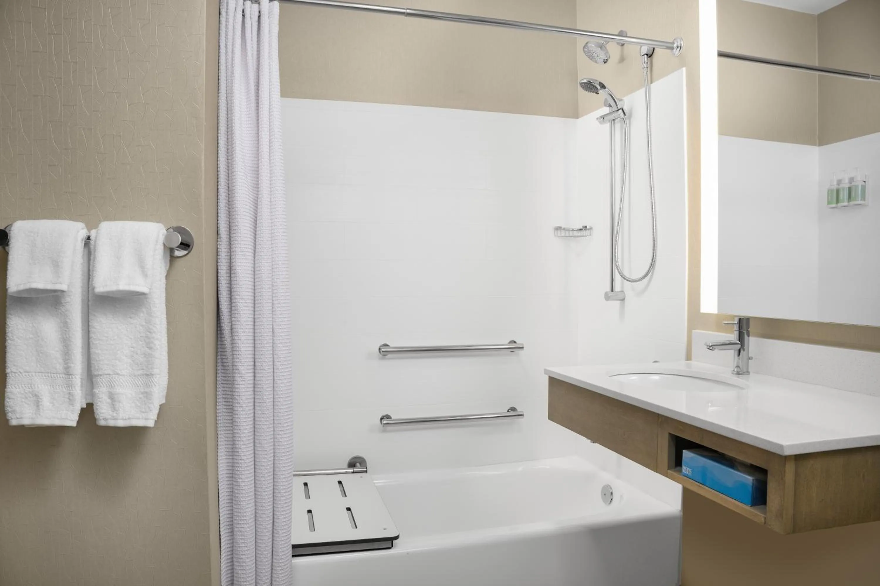 Bathroom in SpringHill Suites by Marriott Annapolis