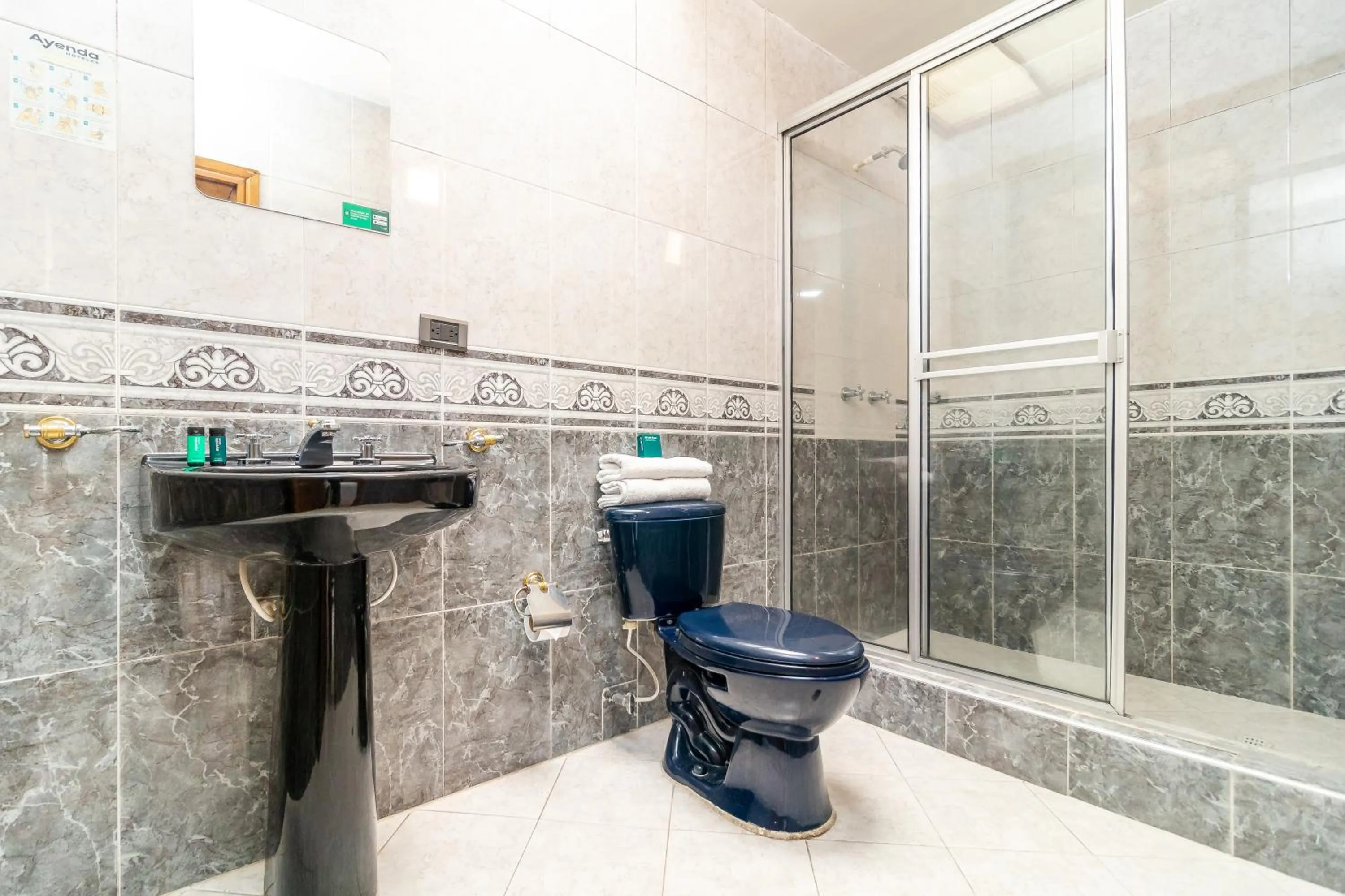 Bathroom in Hotel Quintas de Normandia