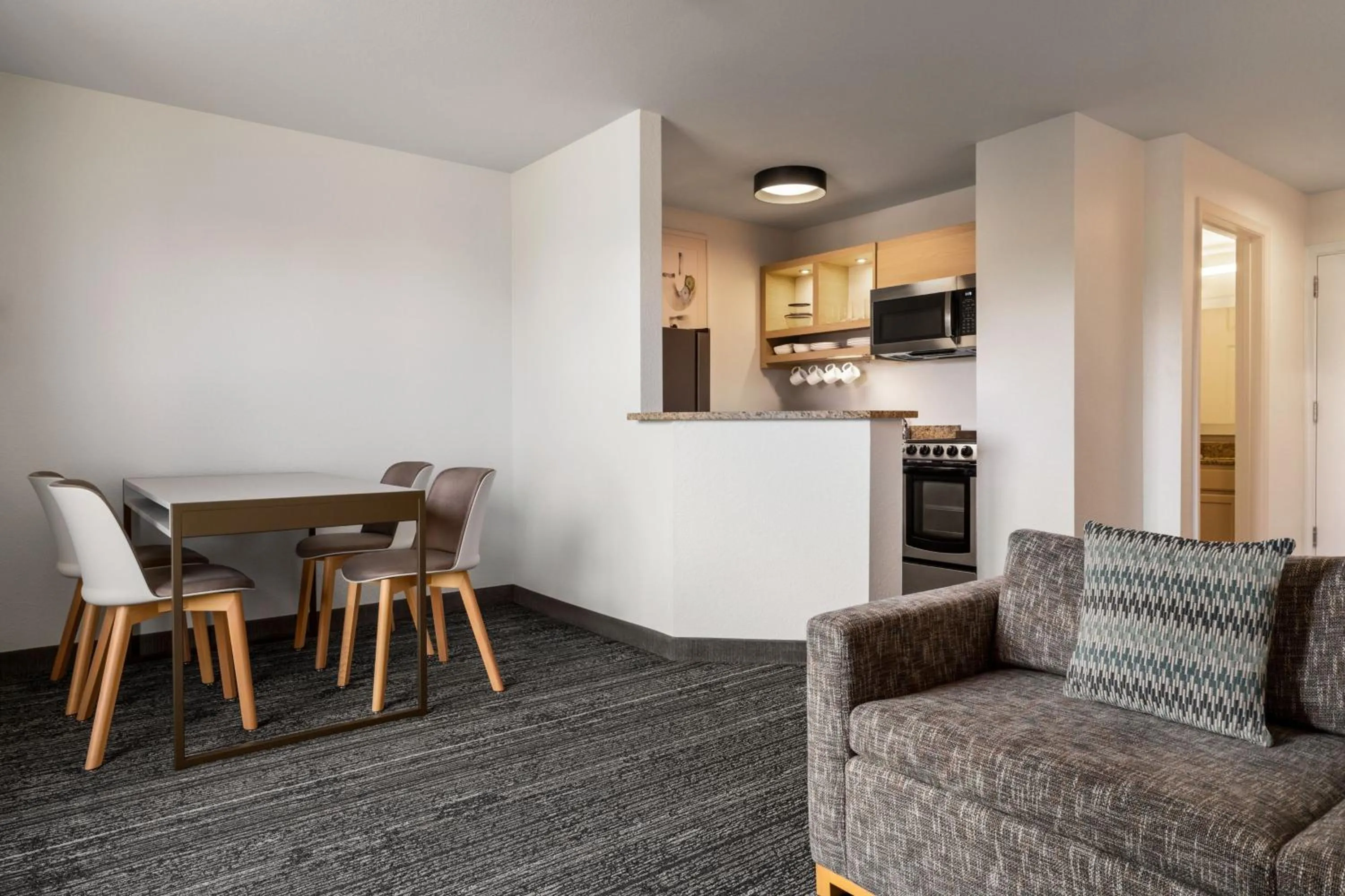 Living room in TownePlace Suites by Marriott Fort Meade National Business Park