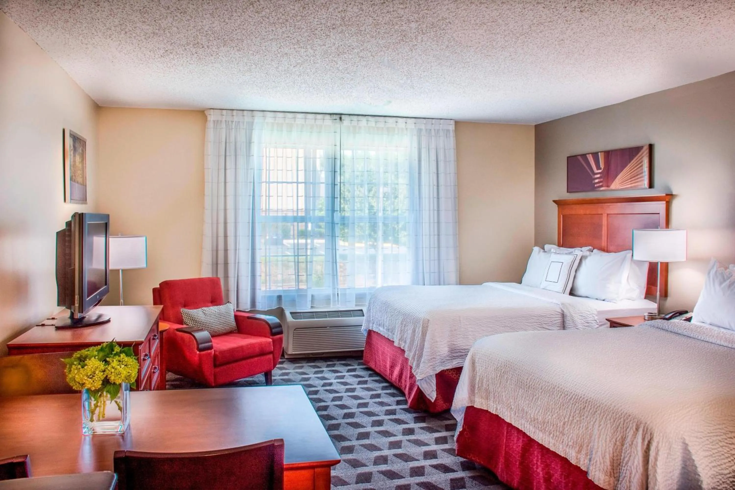 Photo of the whole room, Bed in TownePlace Suites by Marriott Baltimore BWI Airport
