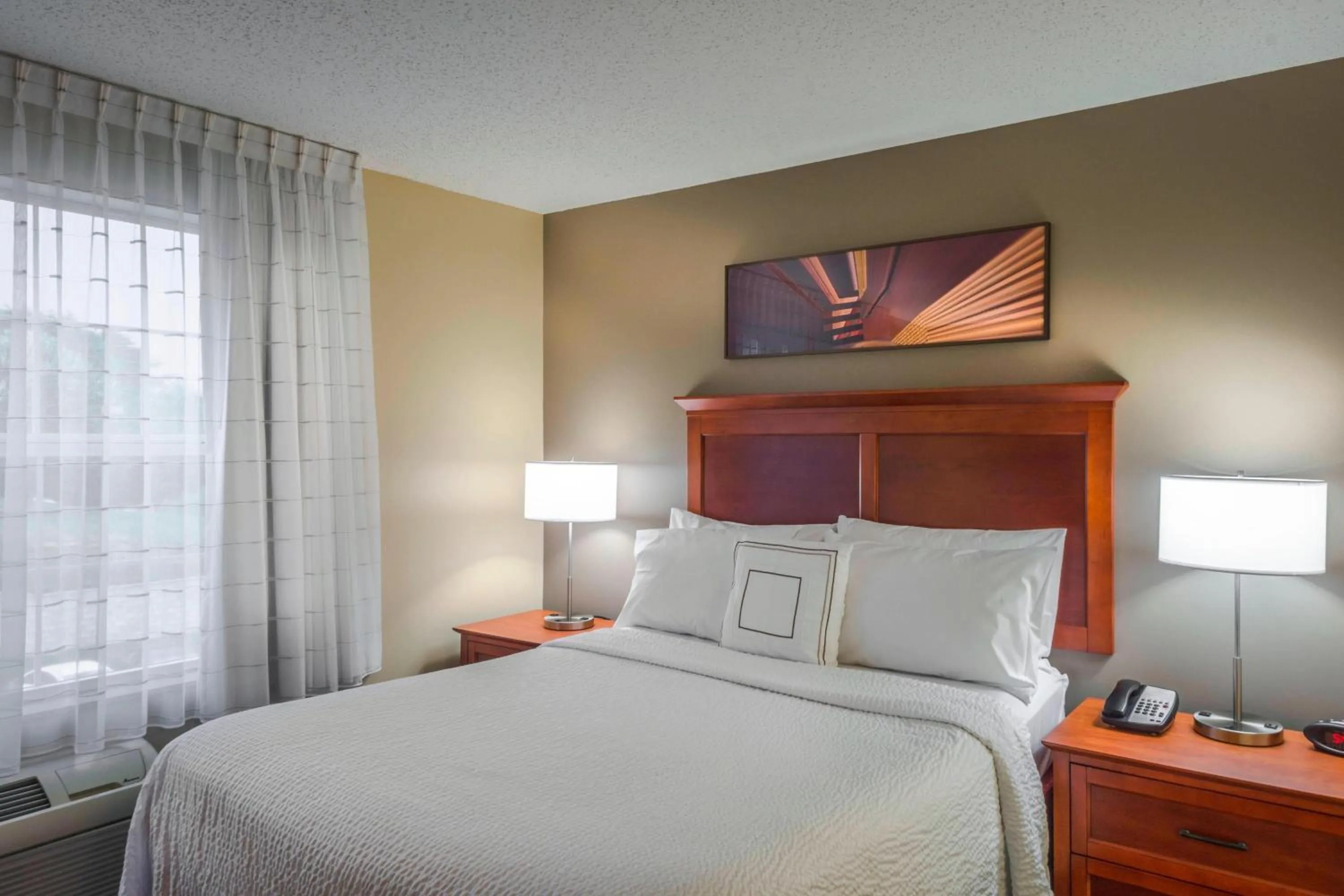 Photo of the whole room, Bed in TownePlace Suites by Marriott Baltimore BWI Airport