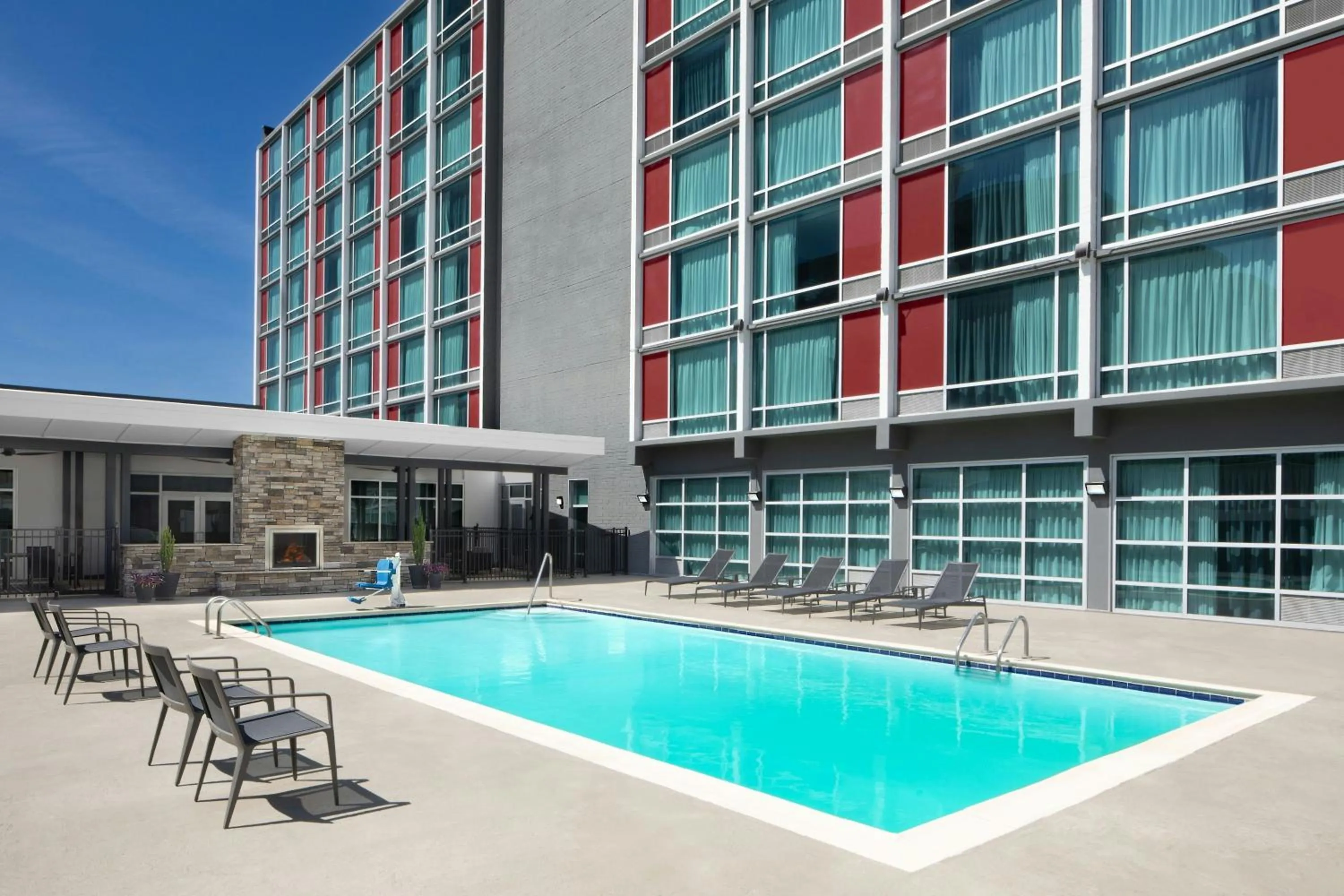 Swimming pool in Courtyard Columbia Downtown at USC