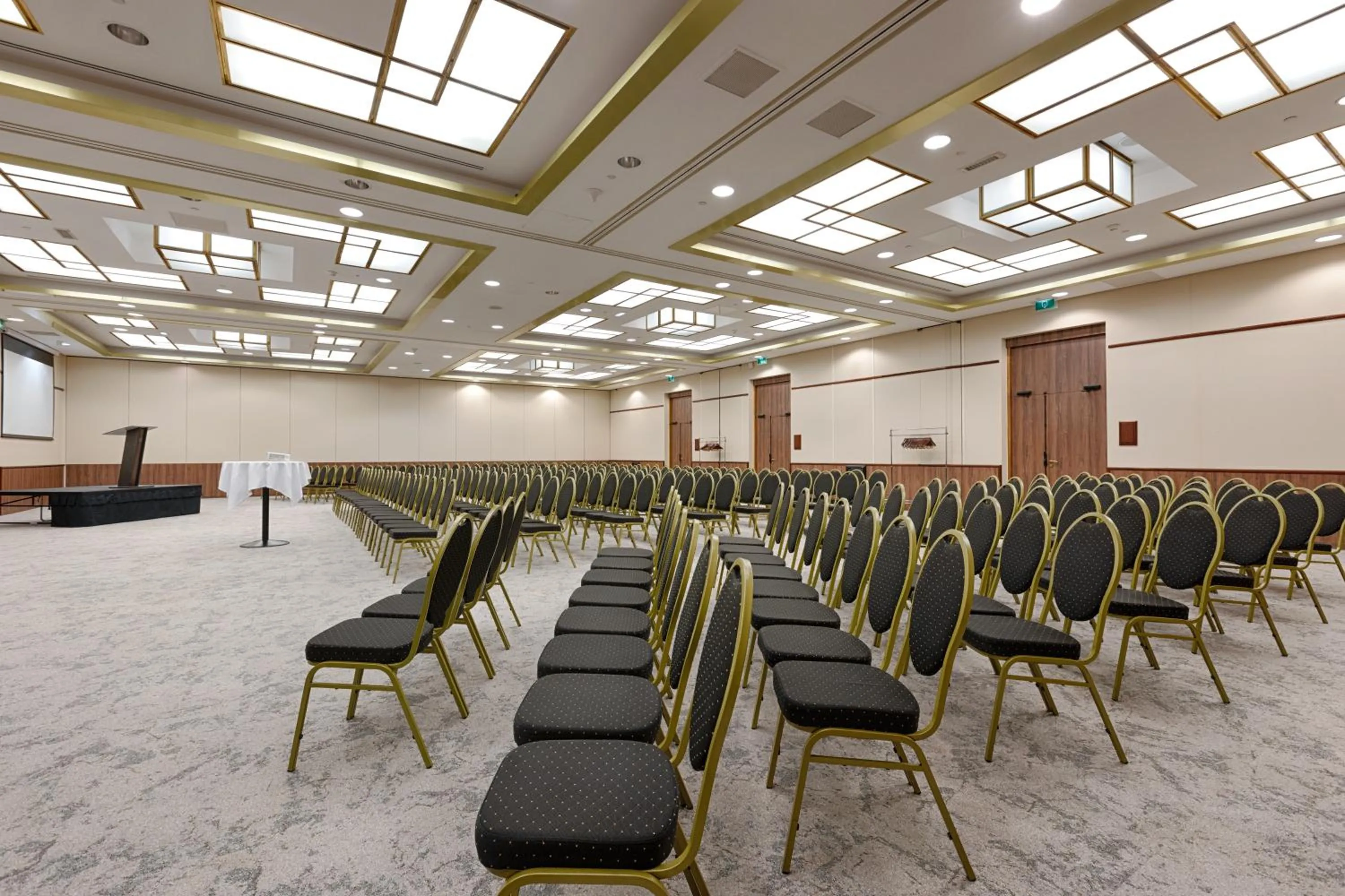 Meeting/conference room in Evergreen Laurel Hotel