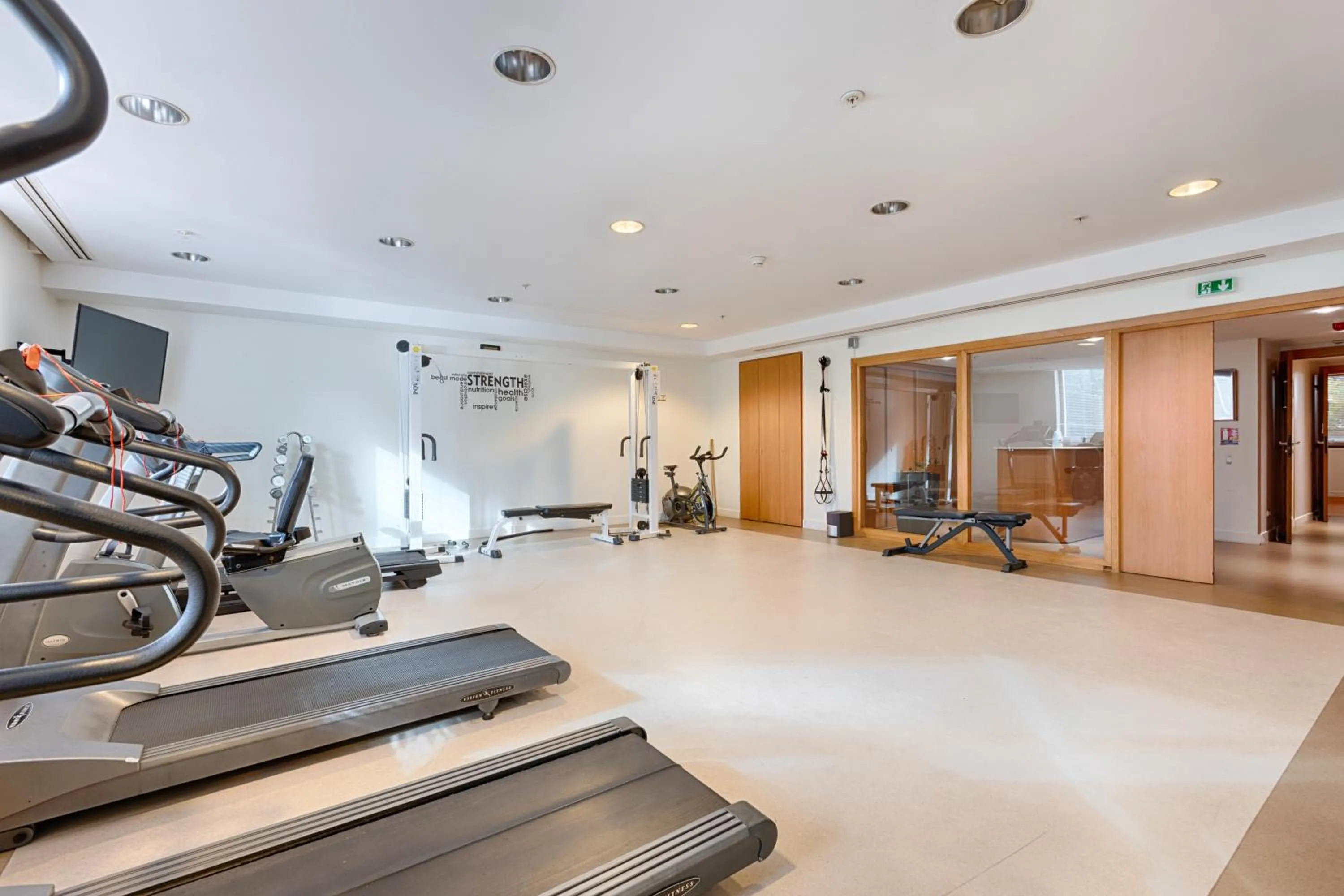 Fitness centre/facilities in Evergreen Laurel Hotel