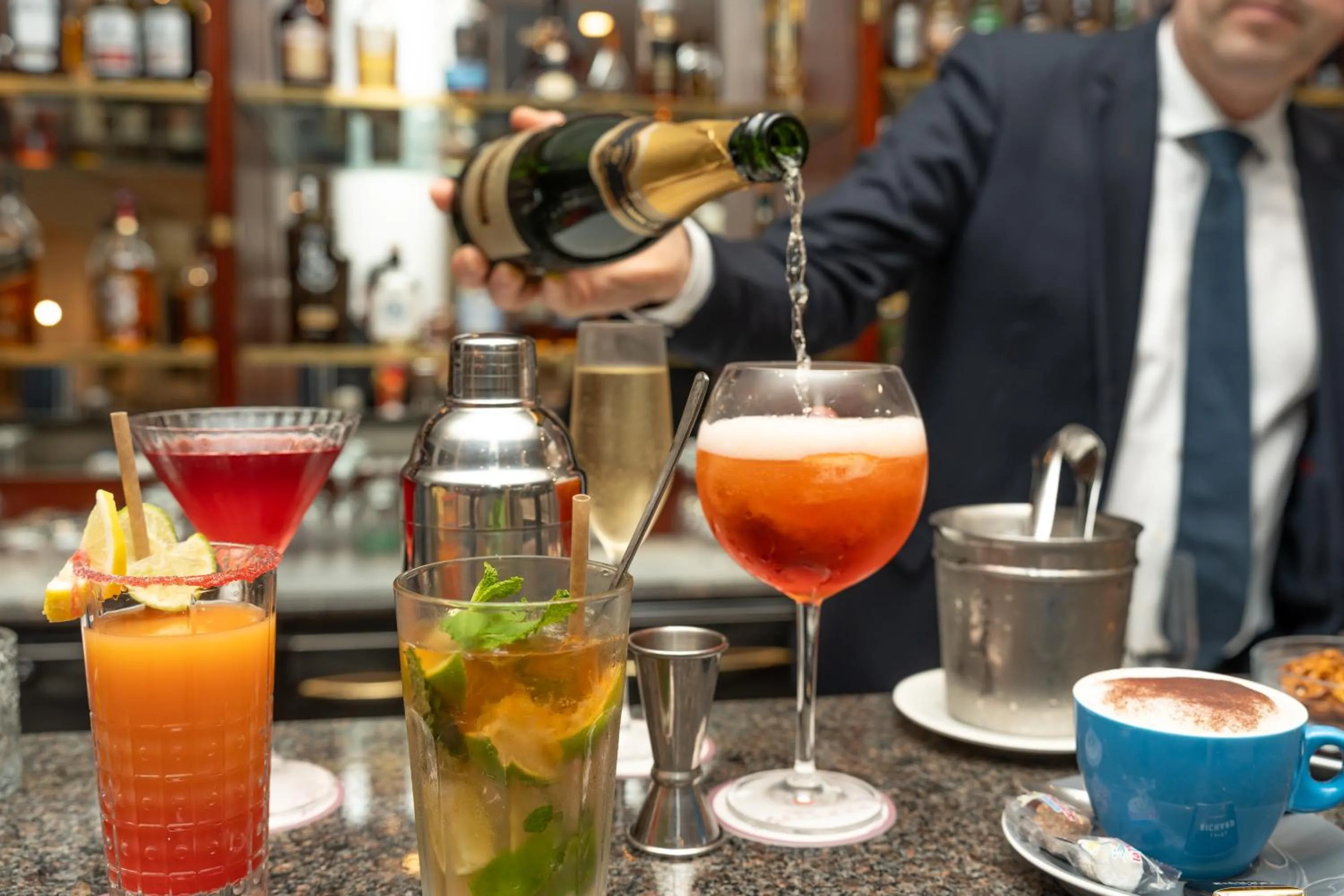 Restaurant/places to eat in Occidental Paris Levallois