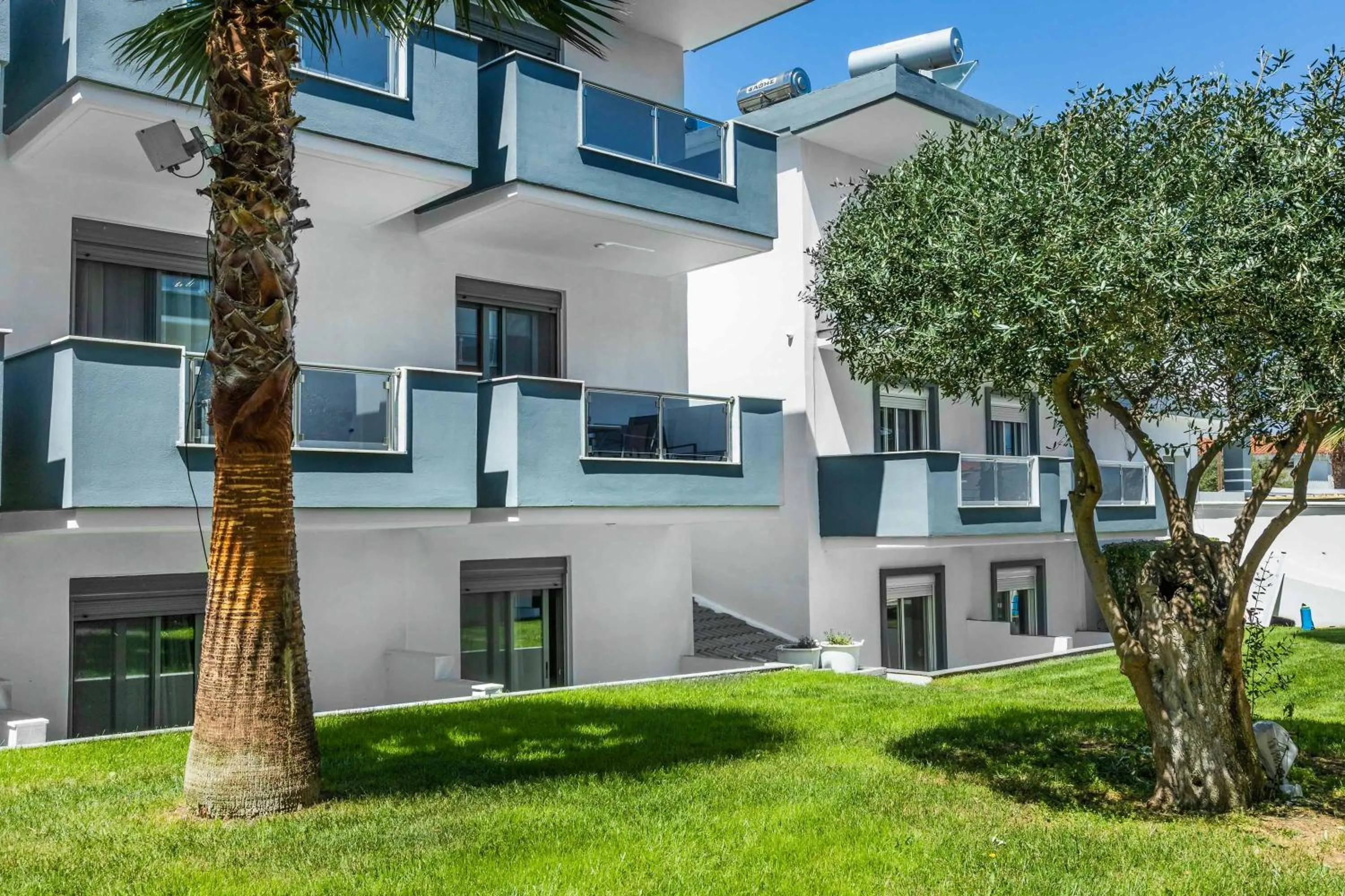 Garden view in Akritas Hotel Pefkochori