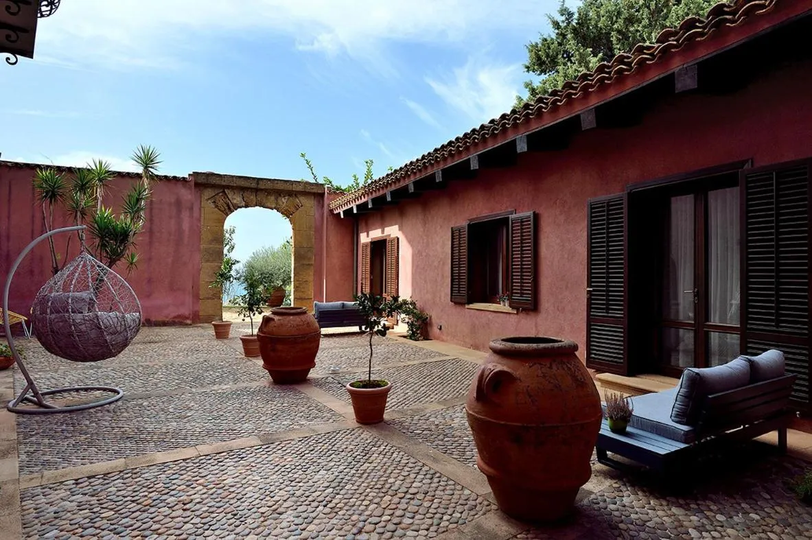 Patio in Casa Realia